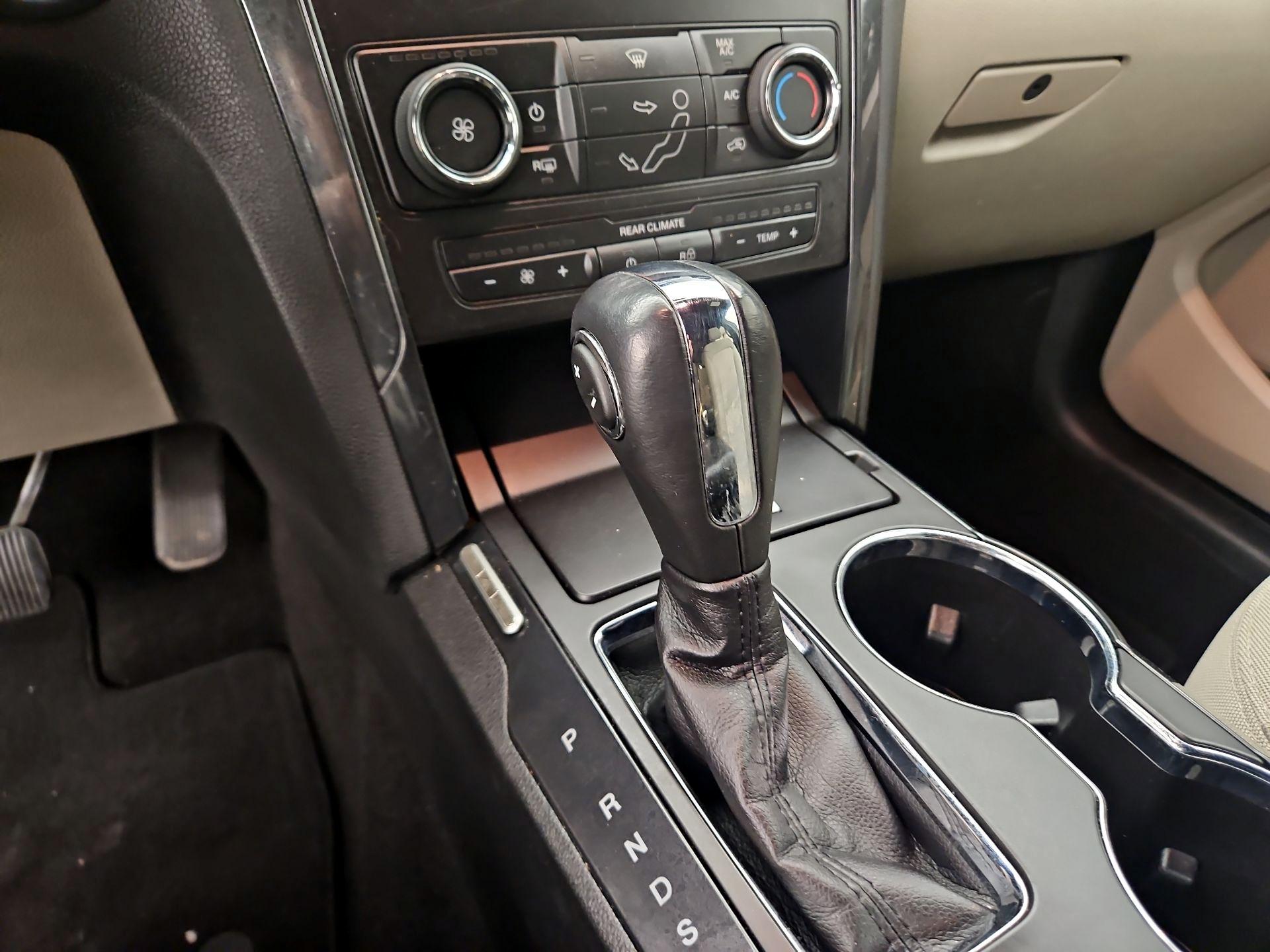 Thumbnail: 2019 Ford Explorer - 17