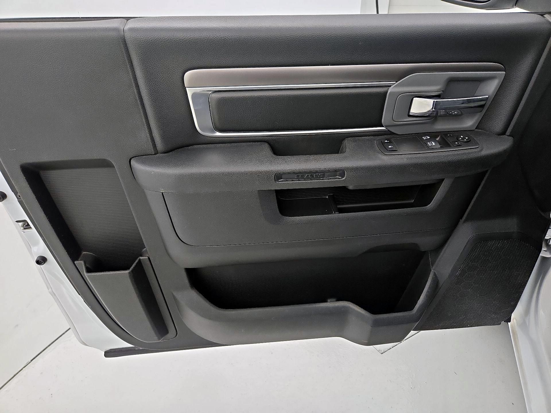 Thumbnail: 2022 RAM 1500 Classic - 12