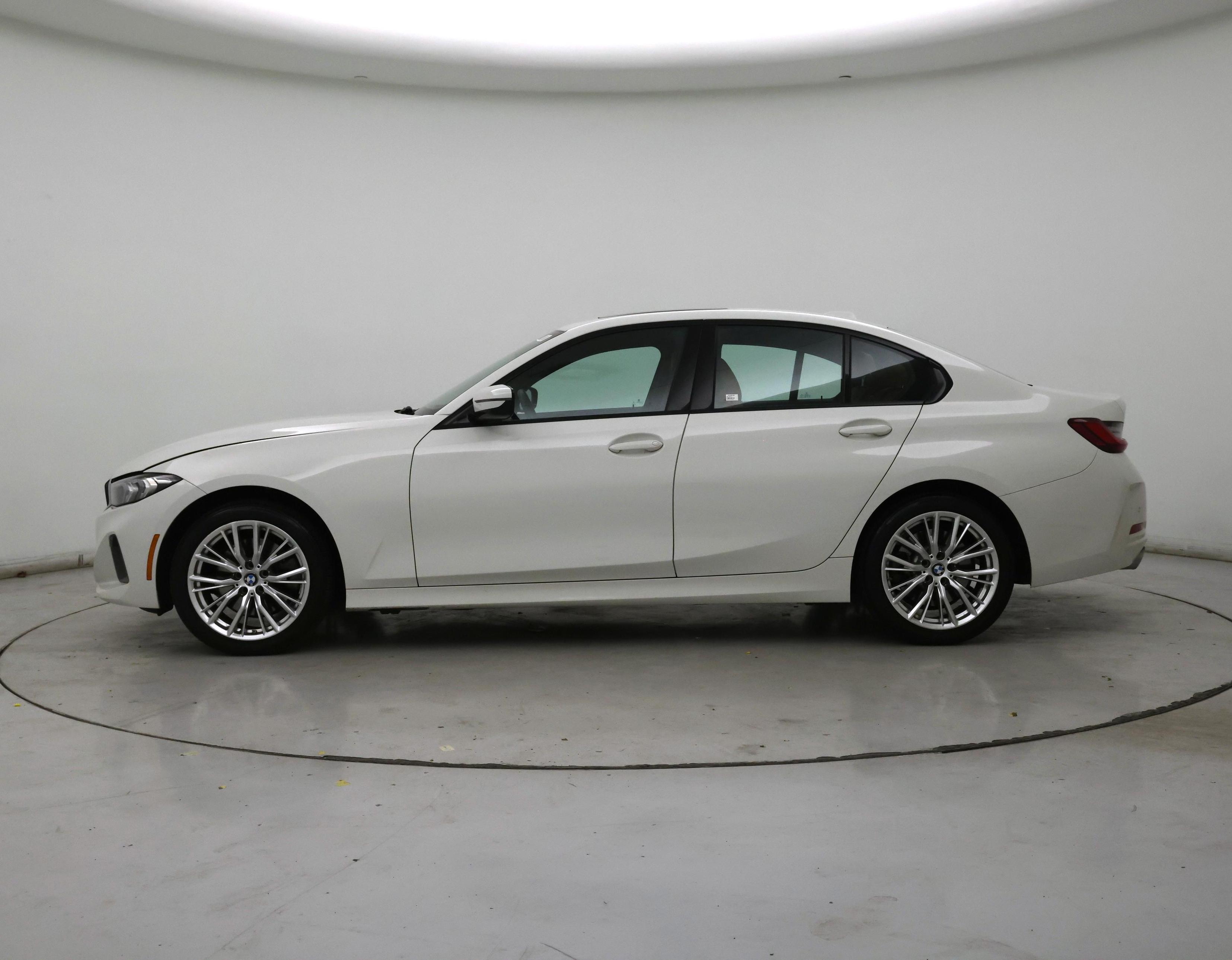 Thumbnail: 2023 BMW 3 Series - 3