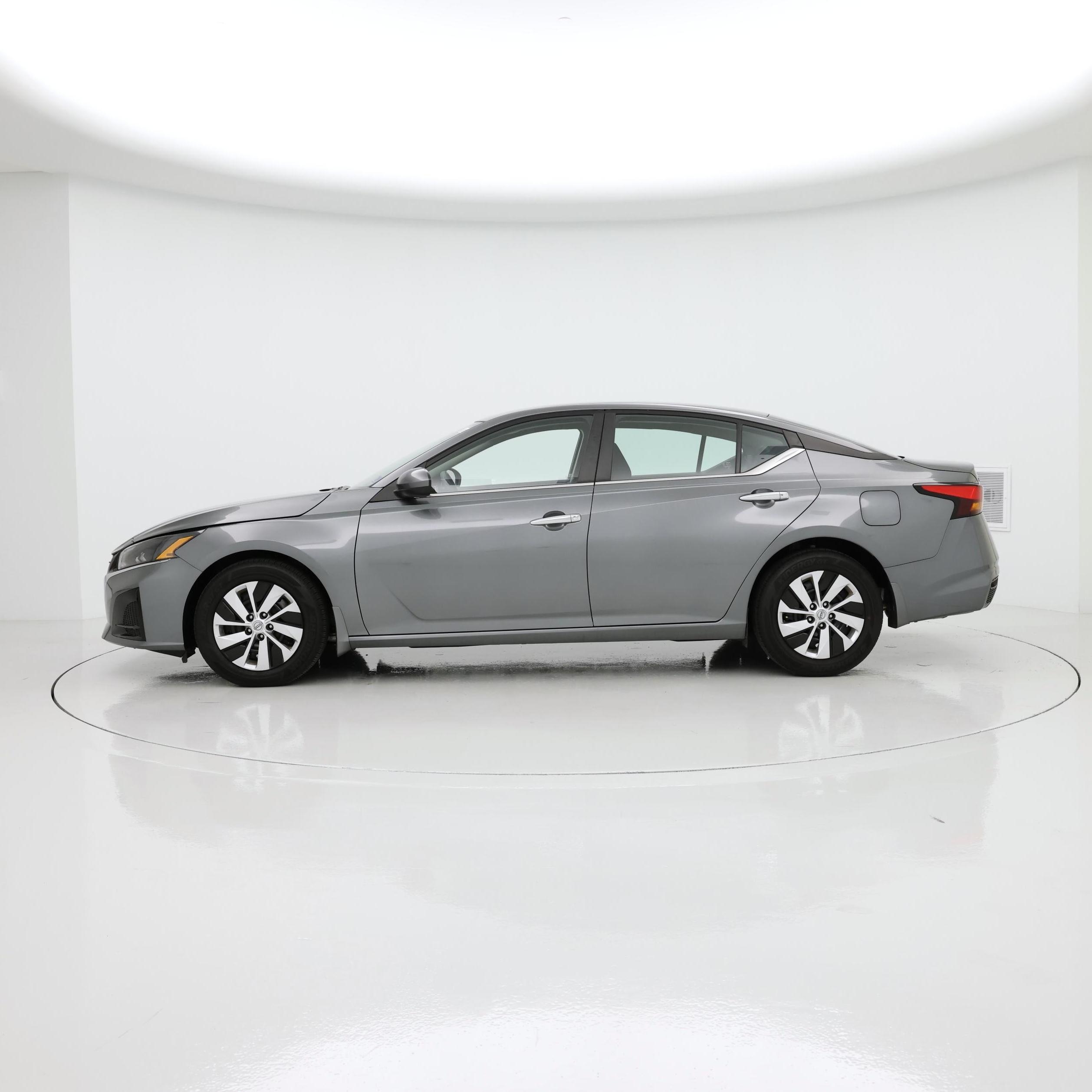 Thumbnail: 2023 Nissan Altima - 3