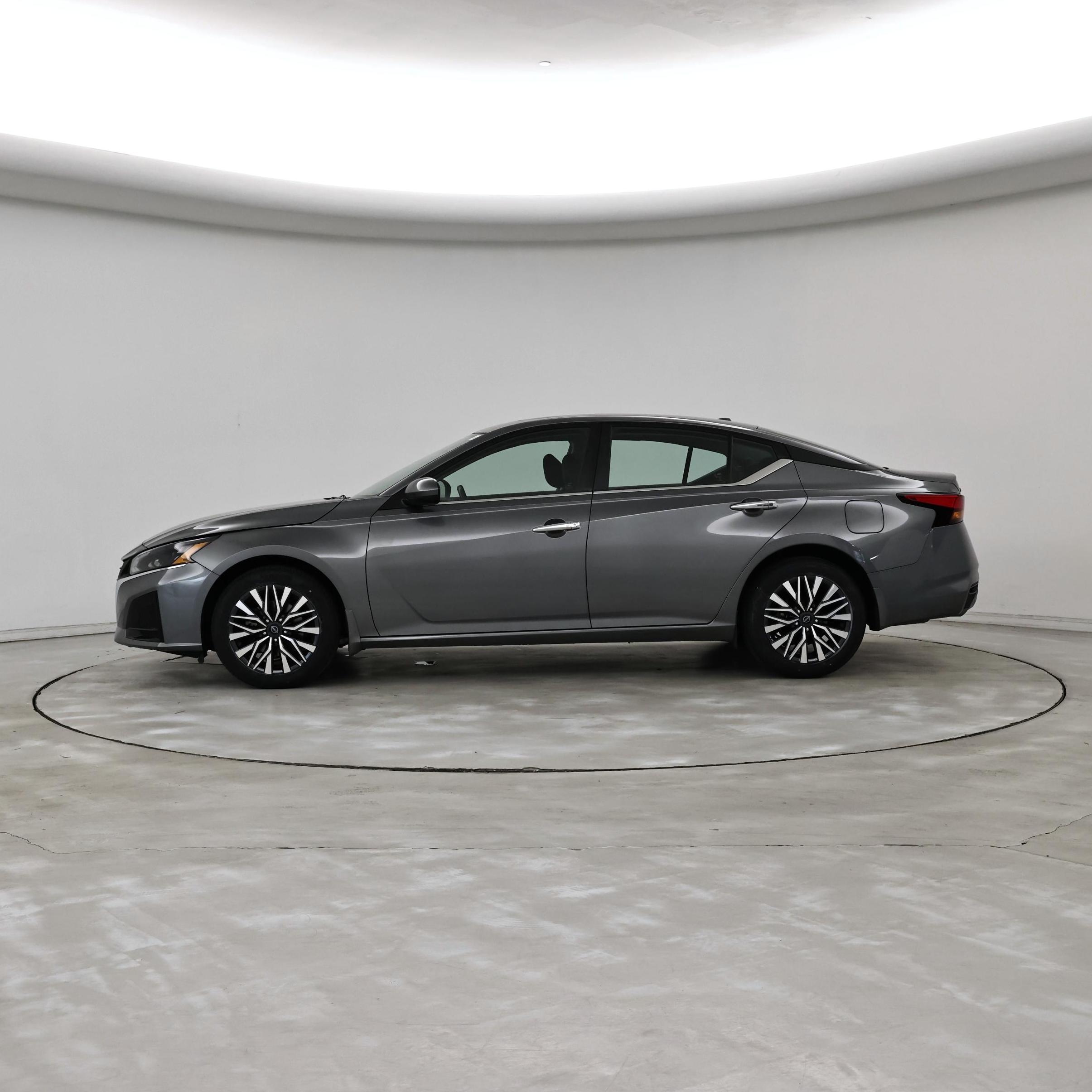 Thumbnail: 2023 Nissan Altima - 3