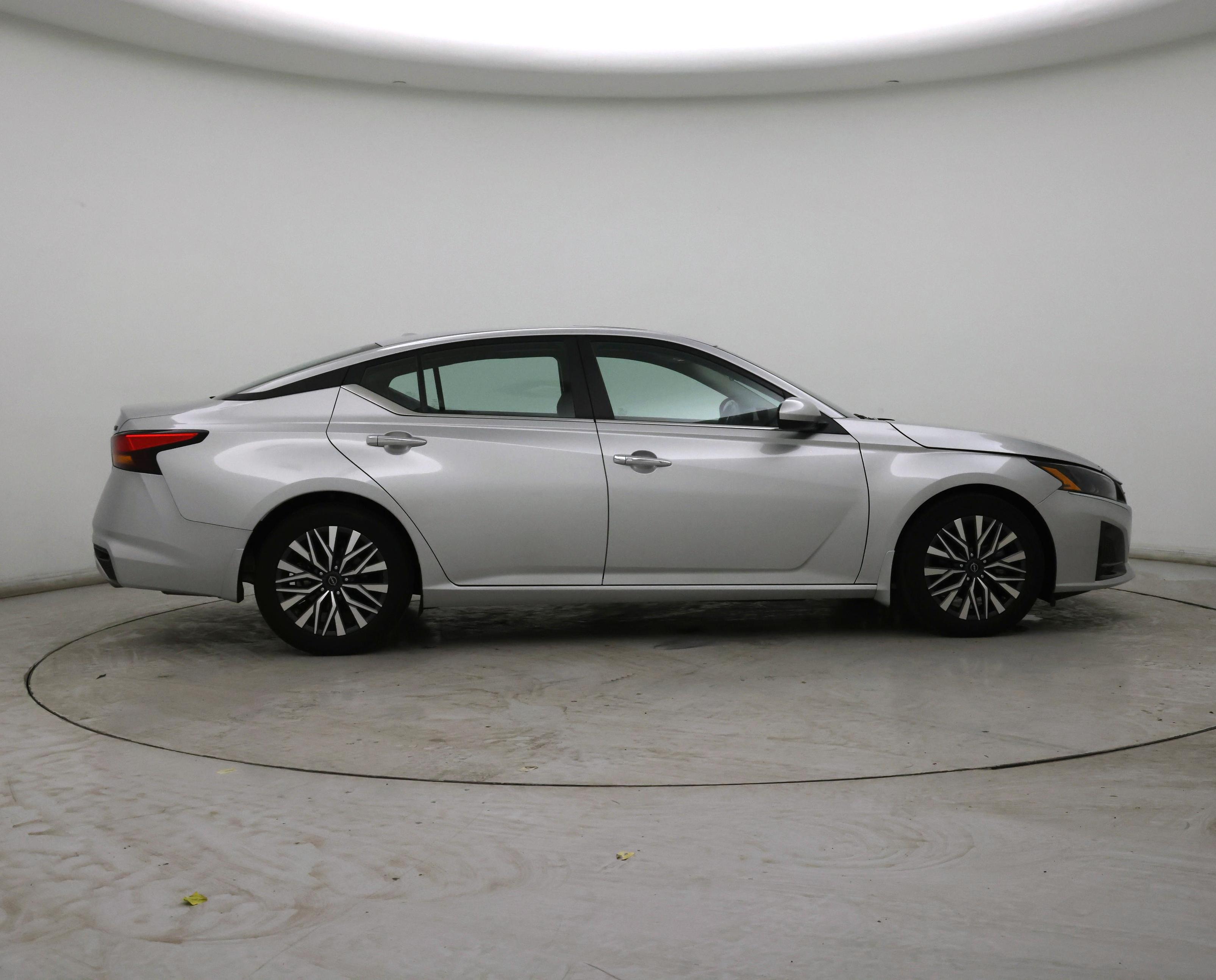 Thumbnail: 2023 Nissan Altima - 7