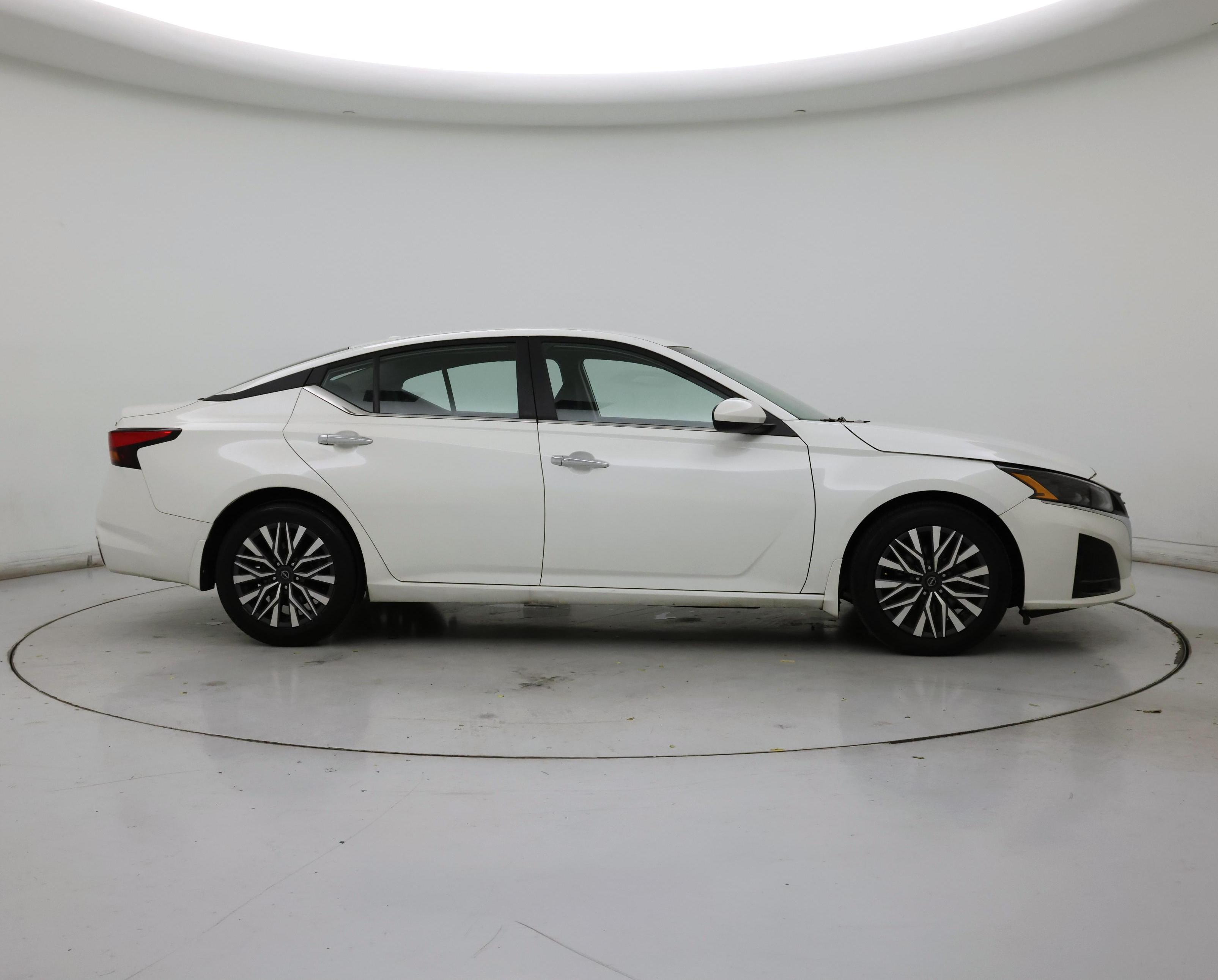 Thumbnail: 2023 Nissan Altima - 7