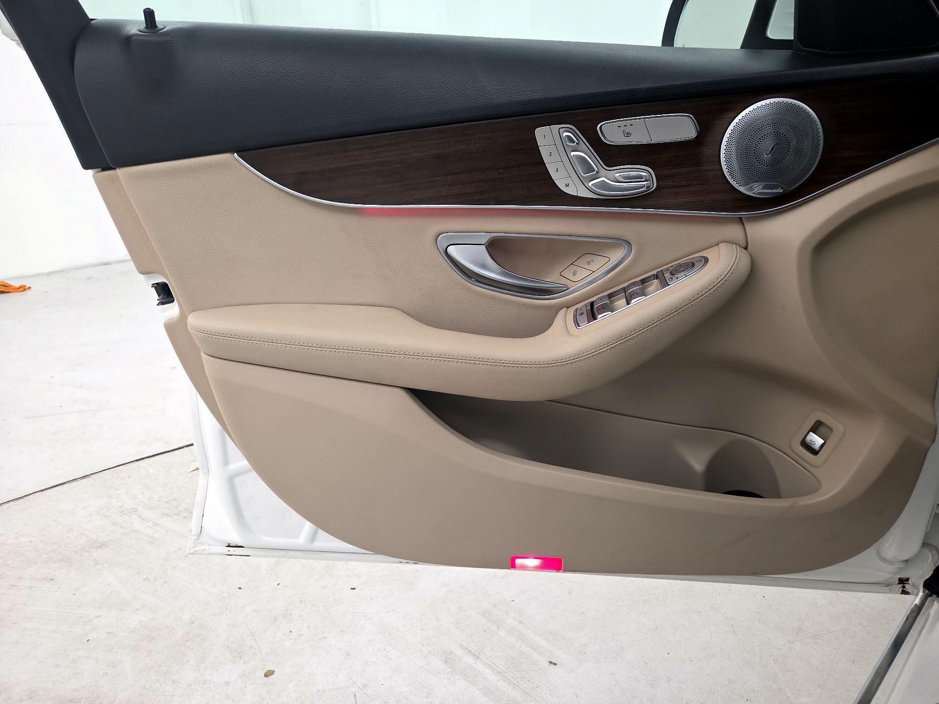 Thumbnail: 2021 Mercedes-Benz C-Class - 12