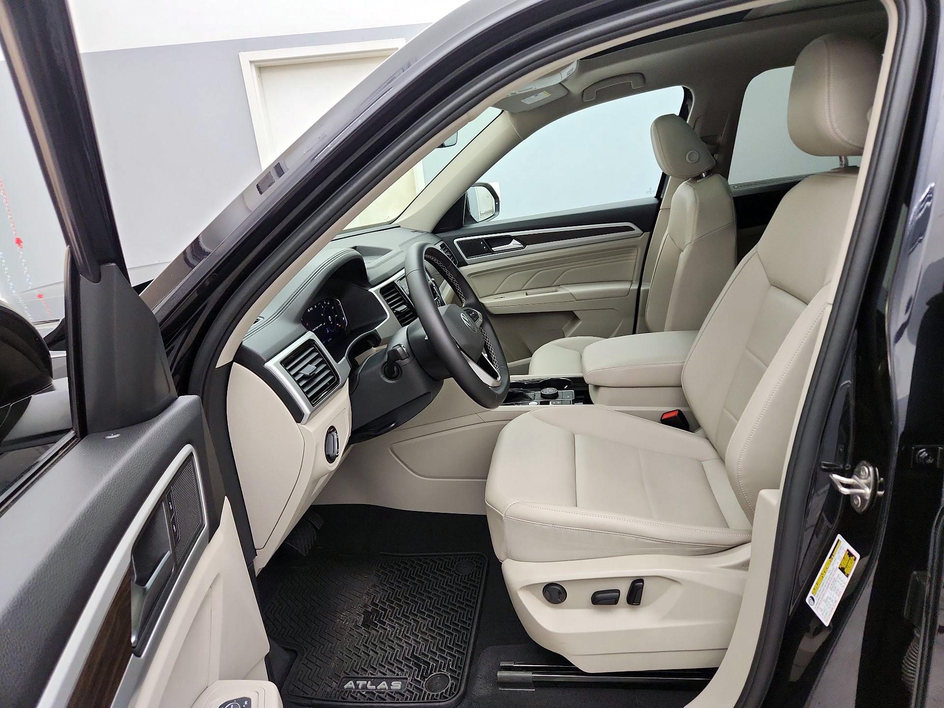 Thumbnail: 2023 Volkswagen Atlas - 11