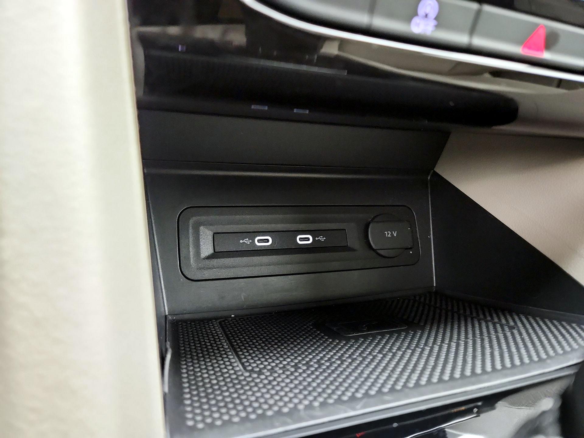 Thumbnail: 2023 Volkswagen Atlas - 18