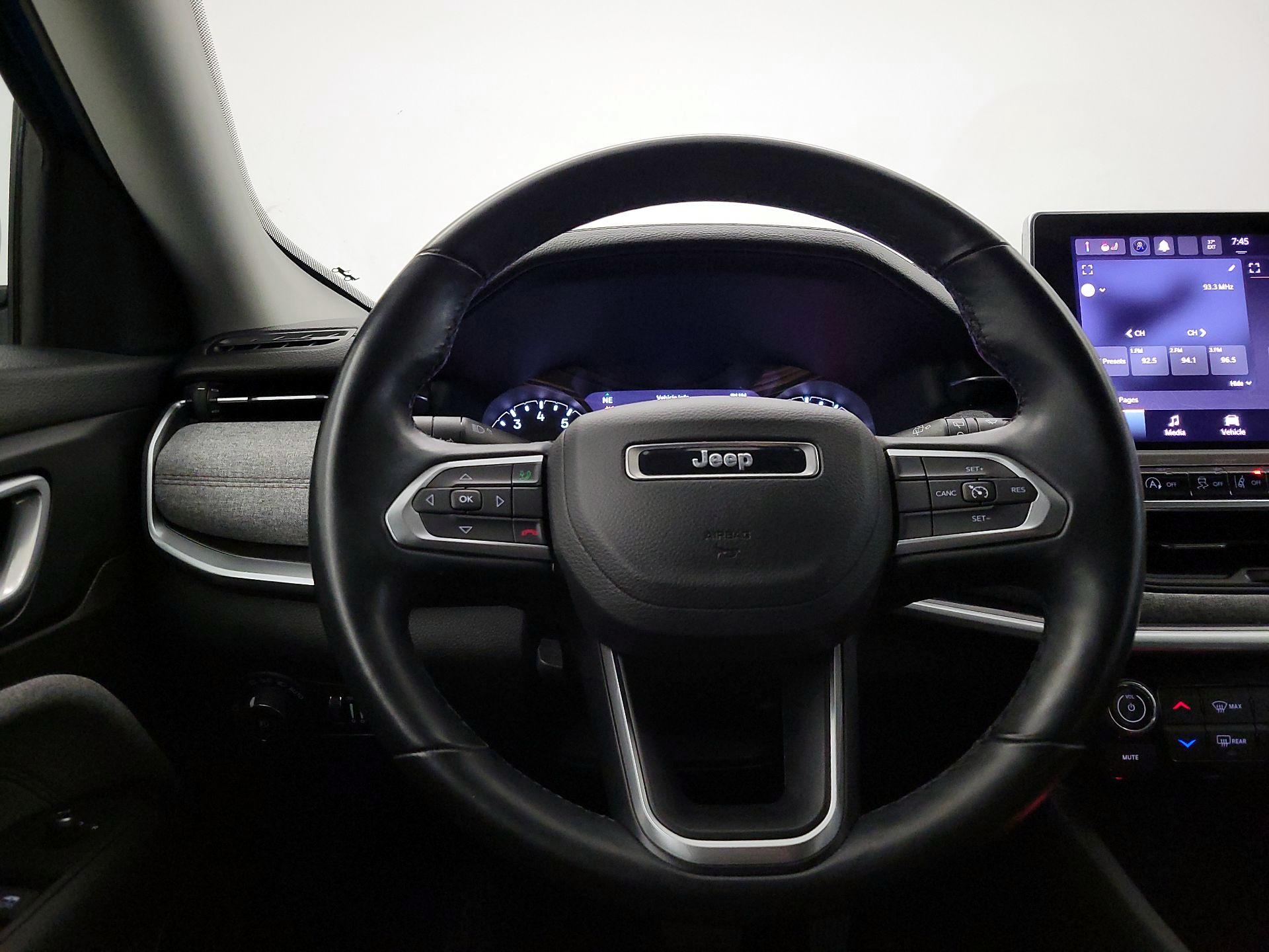 Thumbnail: 2022 Jeep Compass - 10