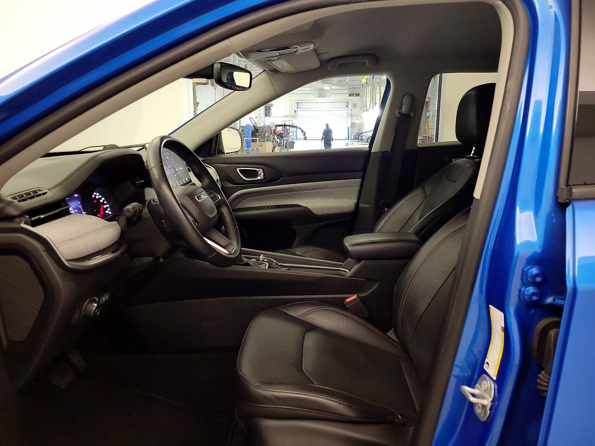 Thumbnail: 2022 Jeep Compass - 11