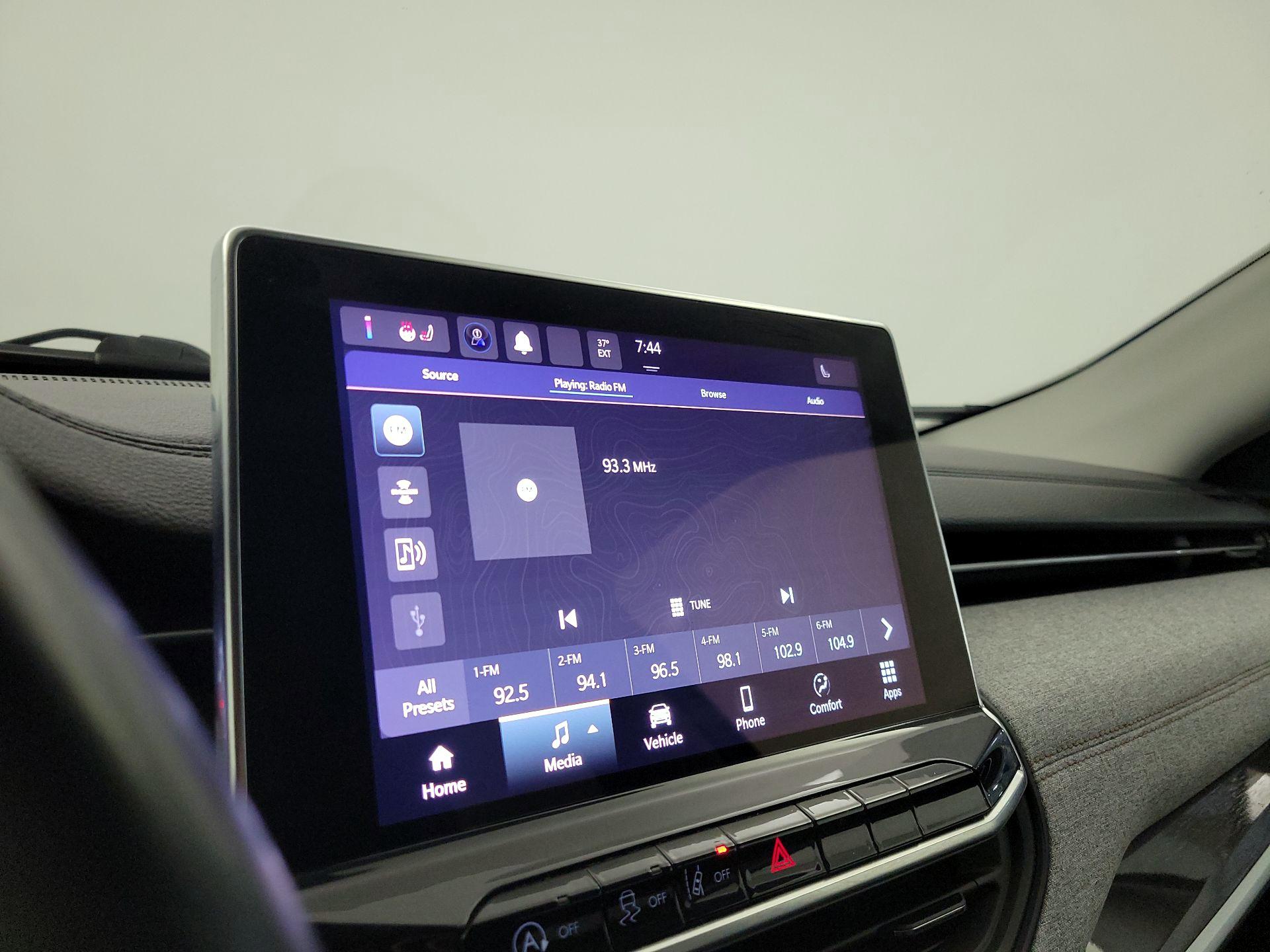 Thumbnail: 2022 Jeep Compass - 15