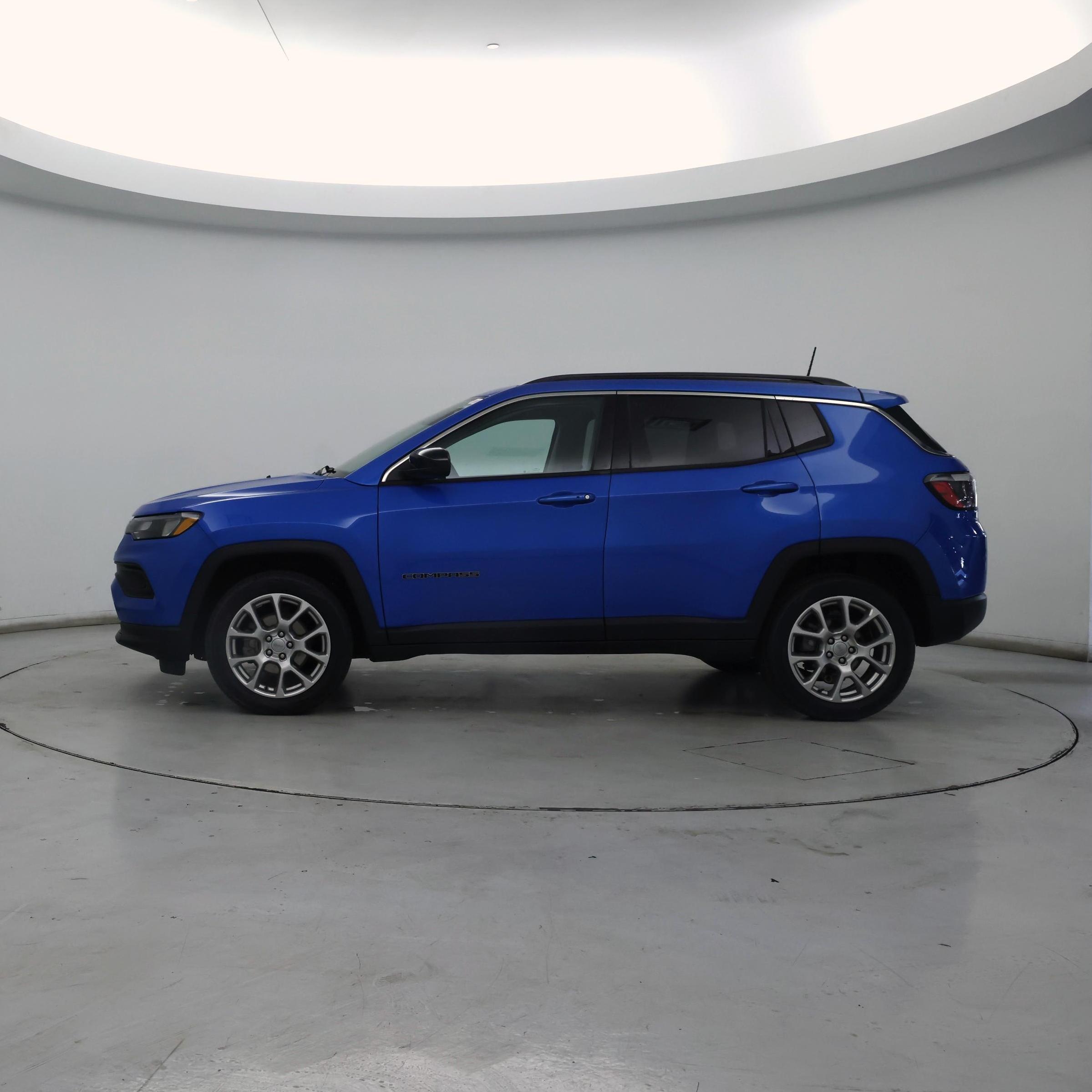 Thumbnail: 2022 Jeep Compass - 3