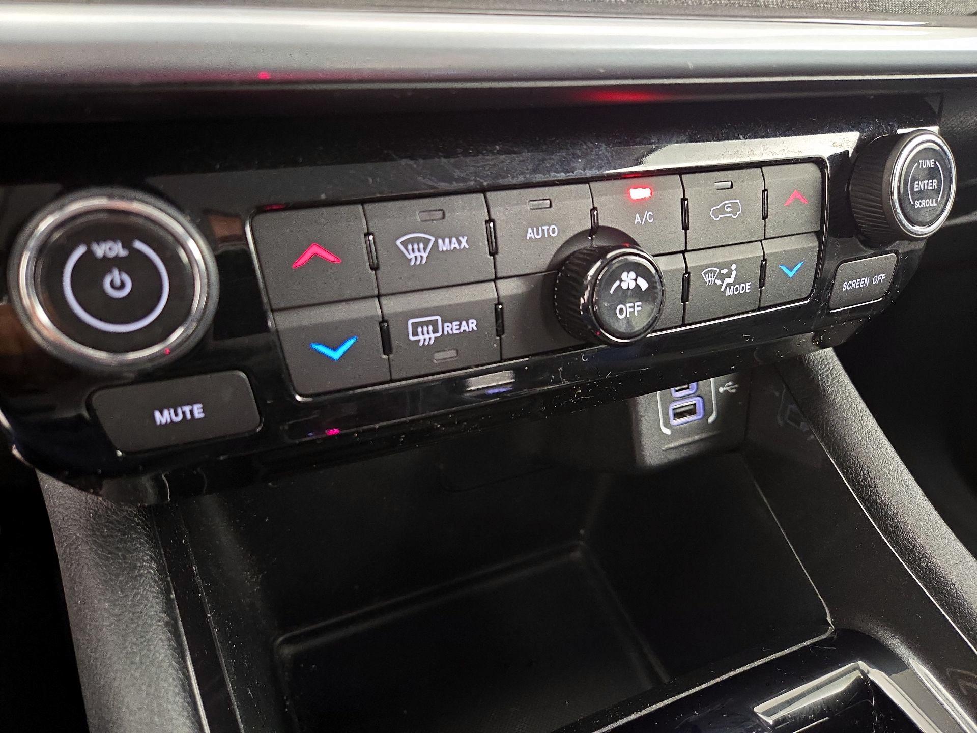 Thumbnail: 2022 Jeep Compass - 16