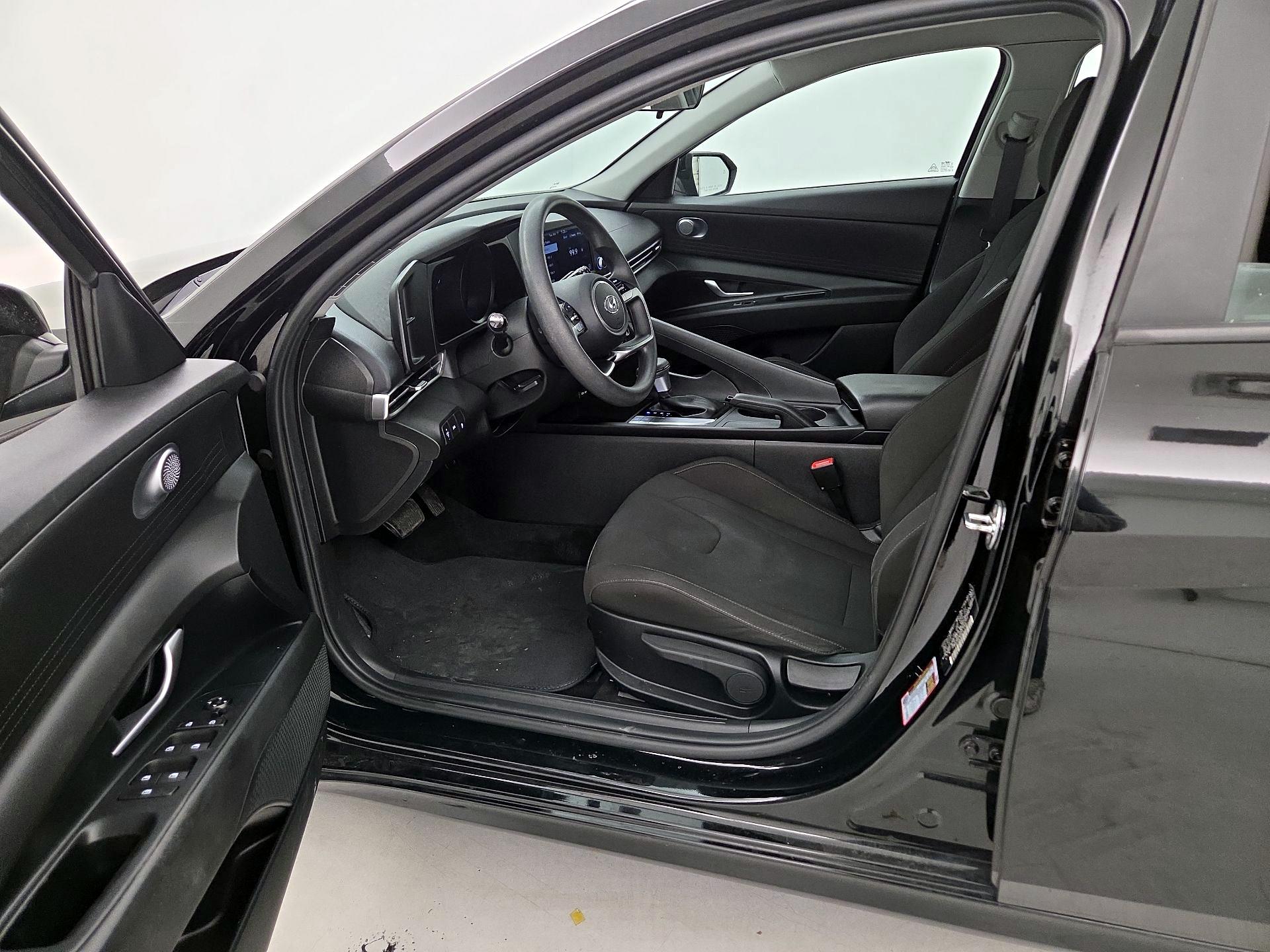 Thumbnail: 2023 Hyundai Elantra - 11