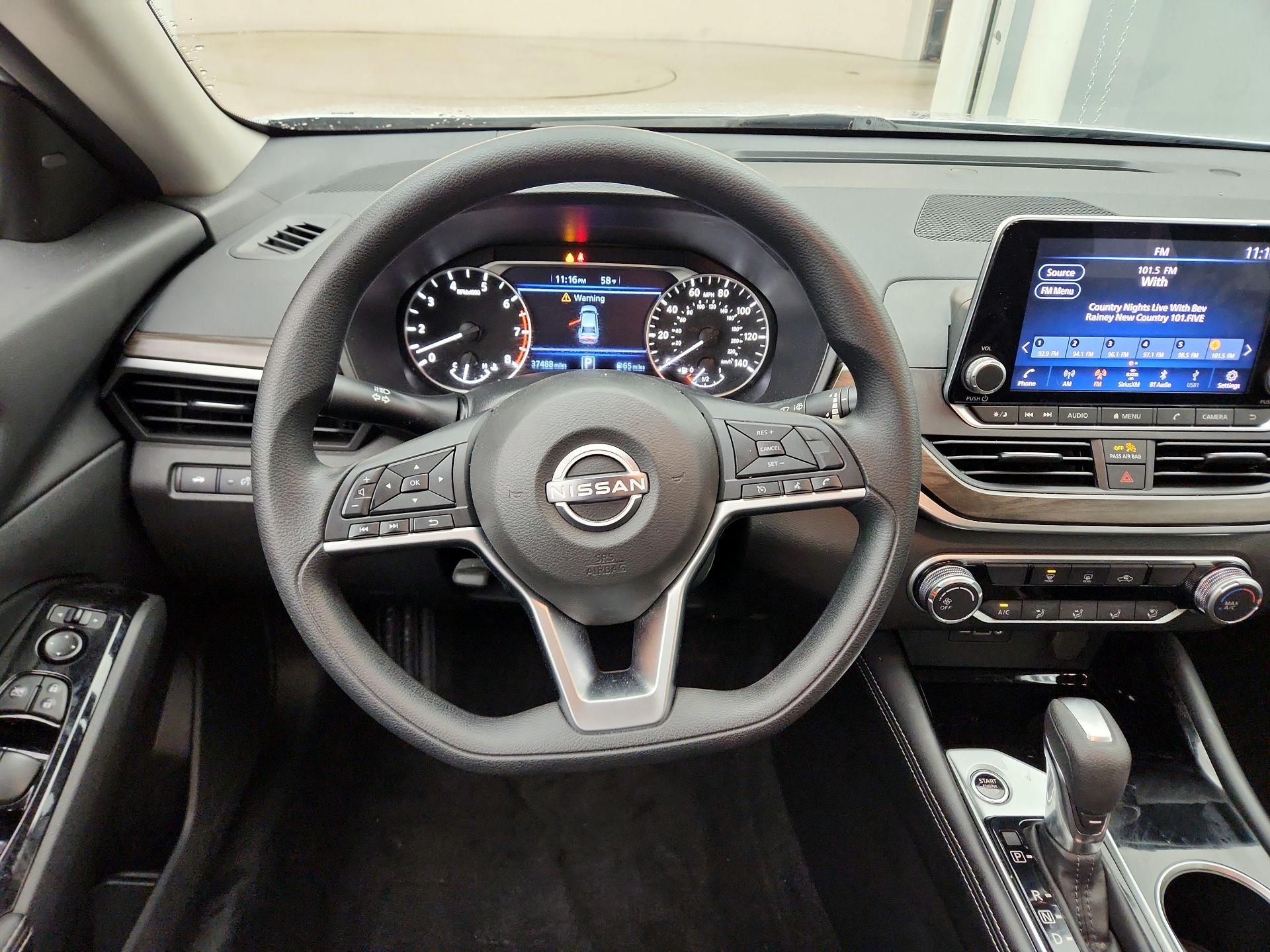 Thumbnail: 2023 Nissan Altima - 10