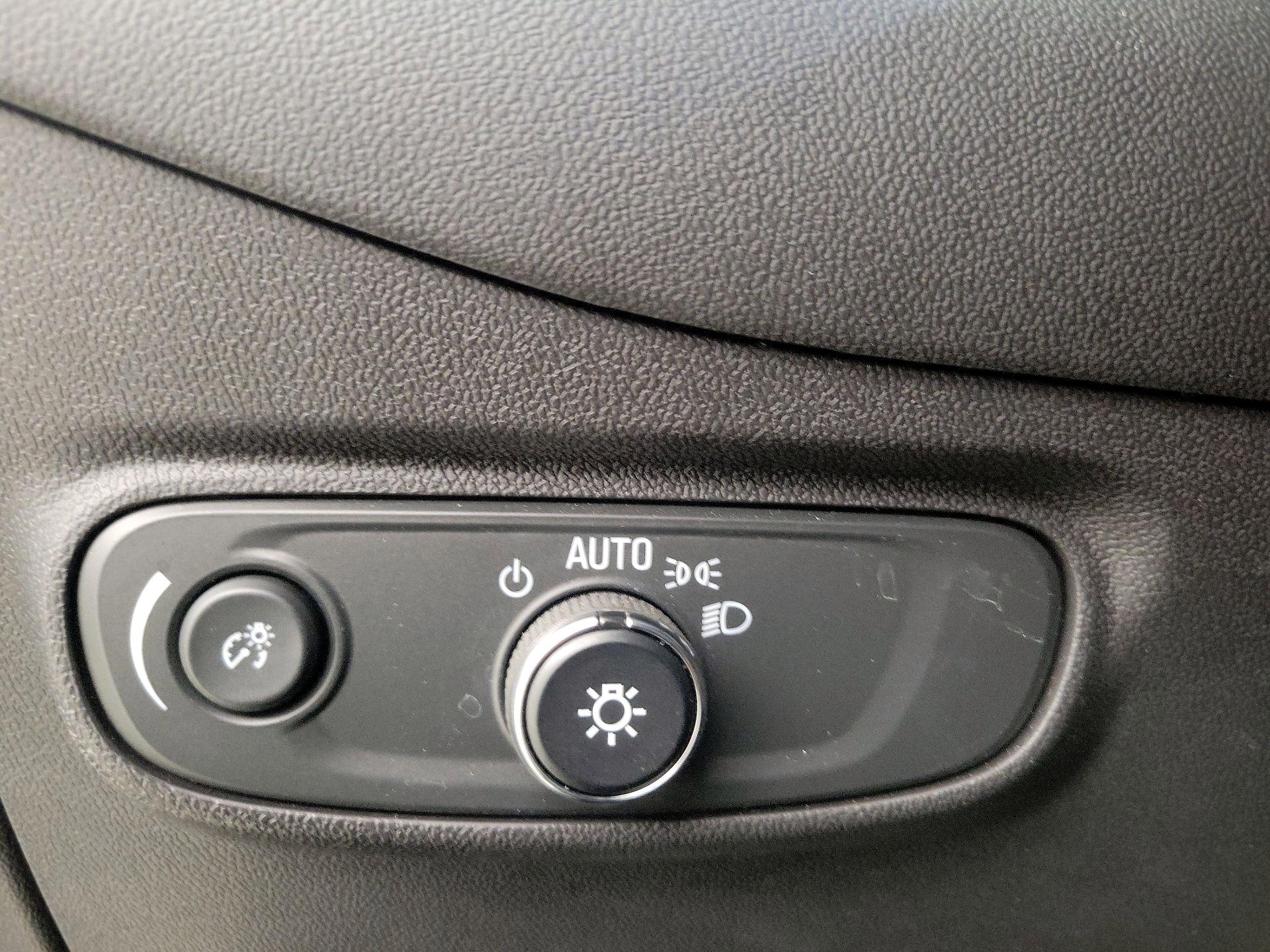 Thumbnail: 2022 Chevrolet Equinox - 13