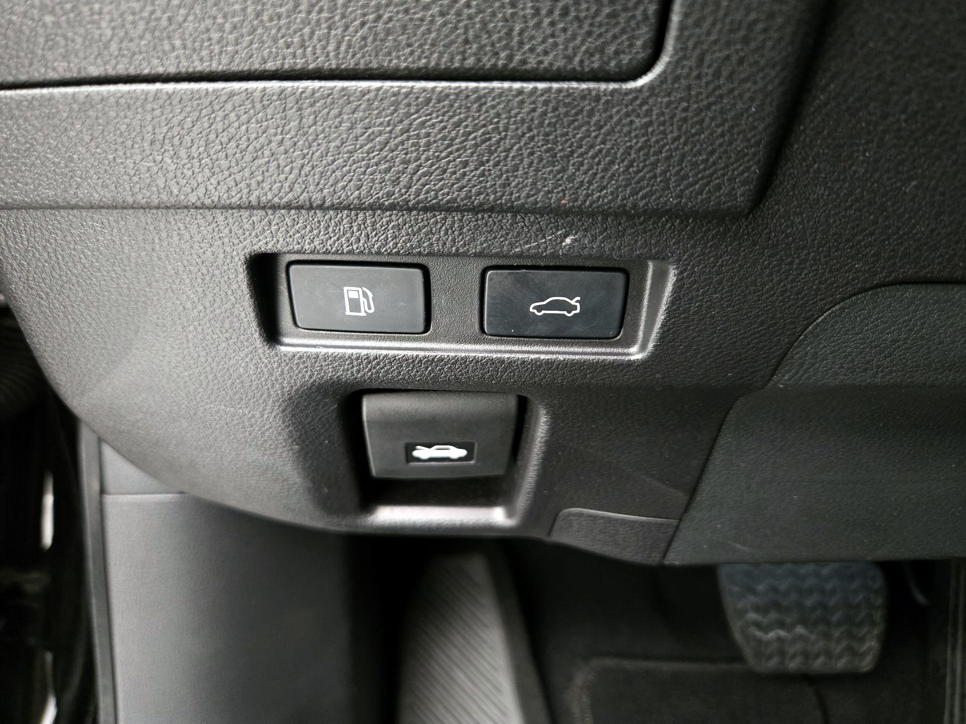 Thumbnail: 2023 Lexus ES - 13