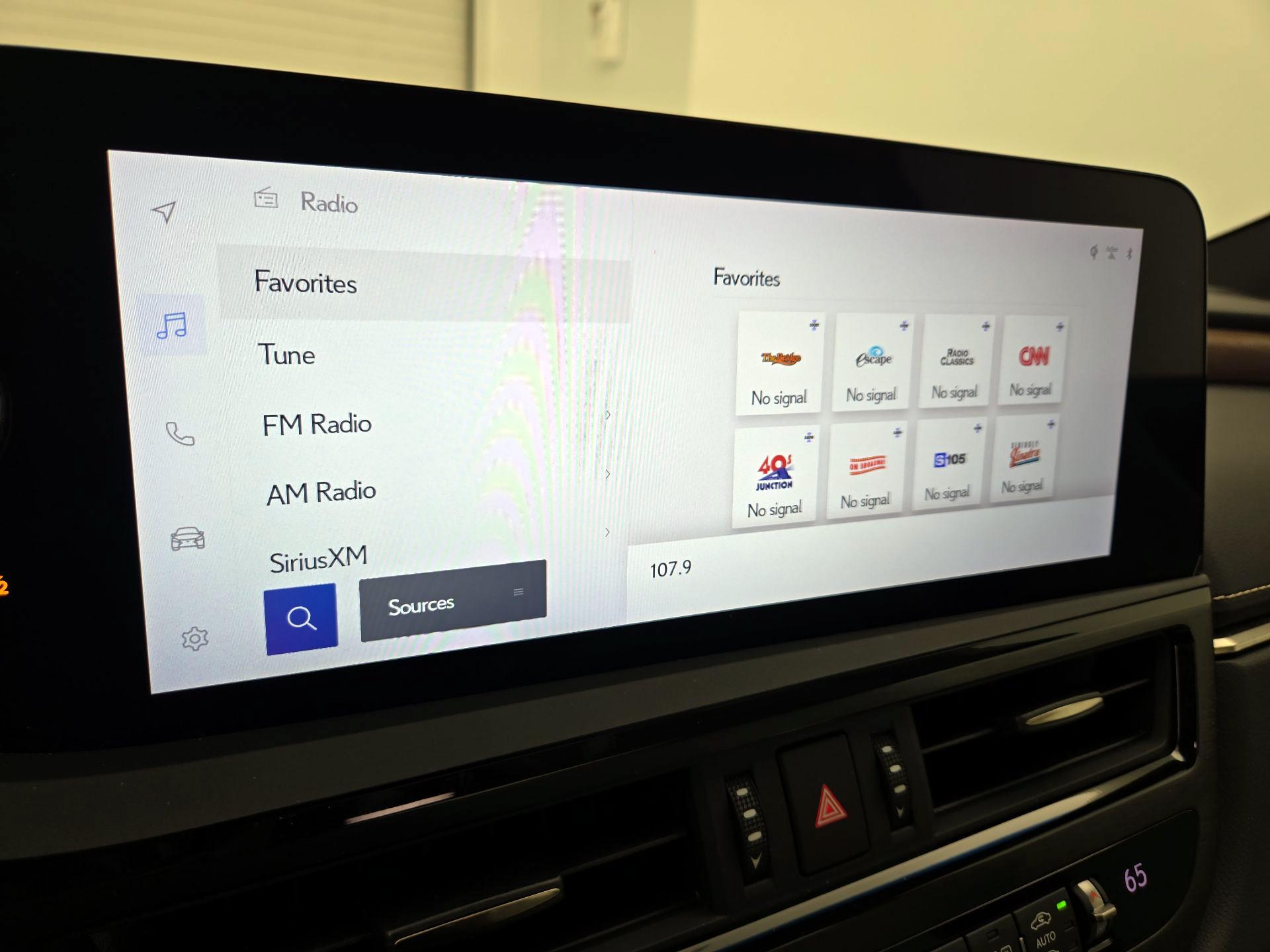 Thumbnail: 2023 Lexus ES - 15