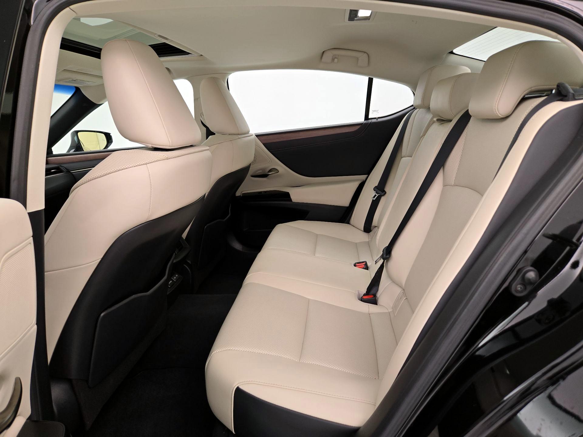 Thumbnail: 2023 Lexus ES - 20