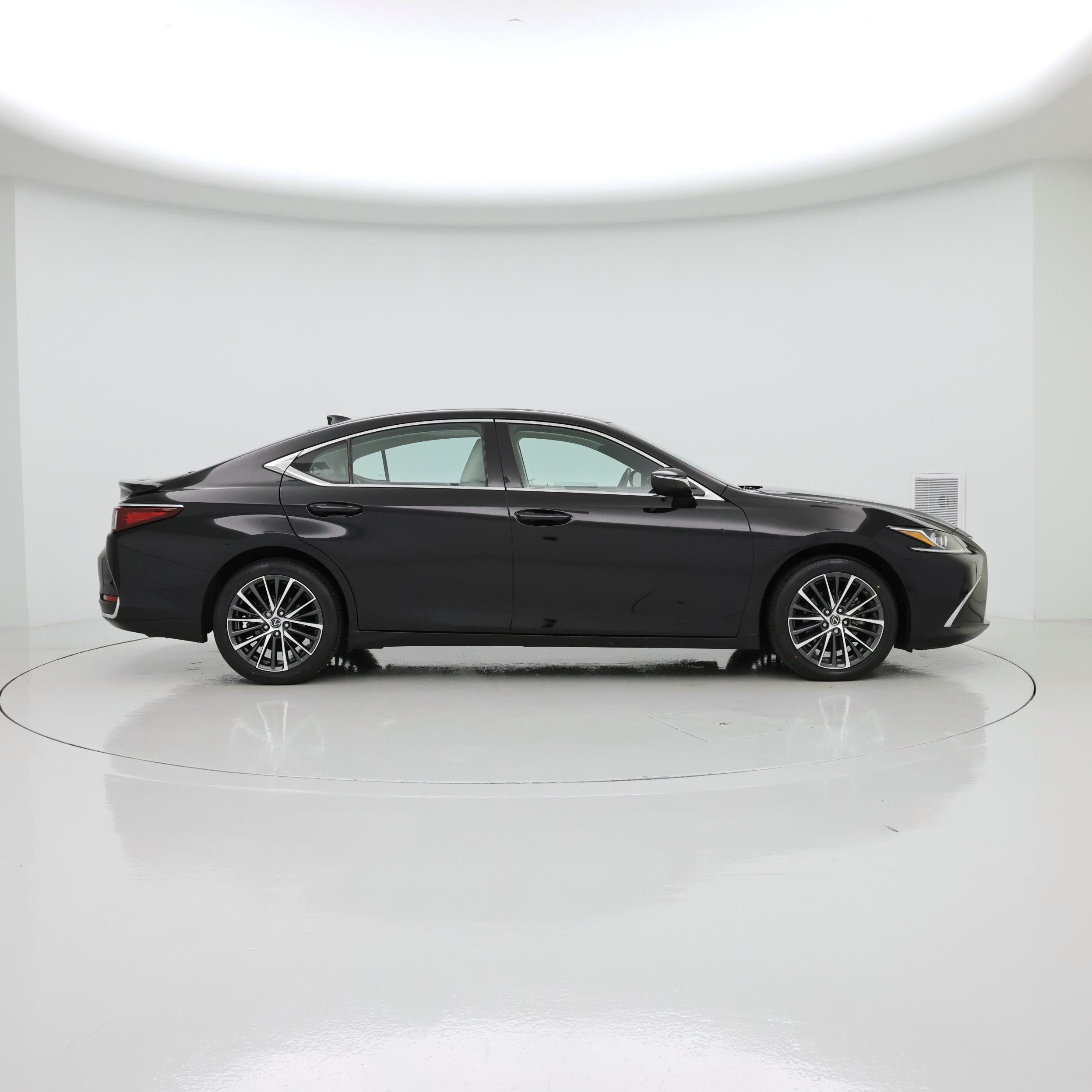 Thumbnail: 2023 Lexus ES - 7