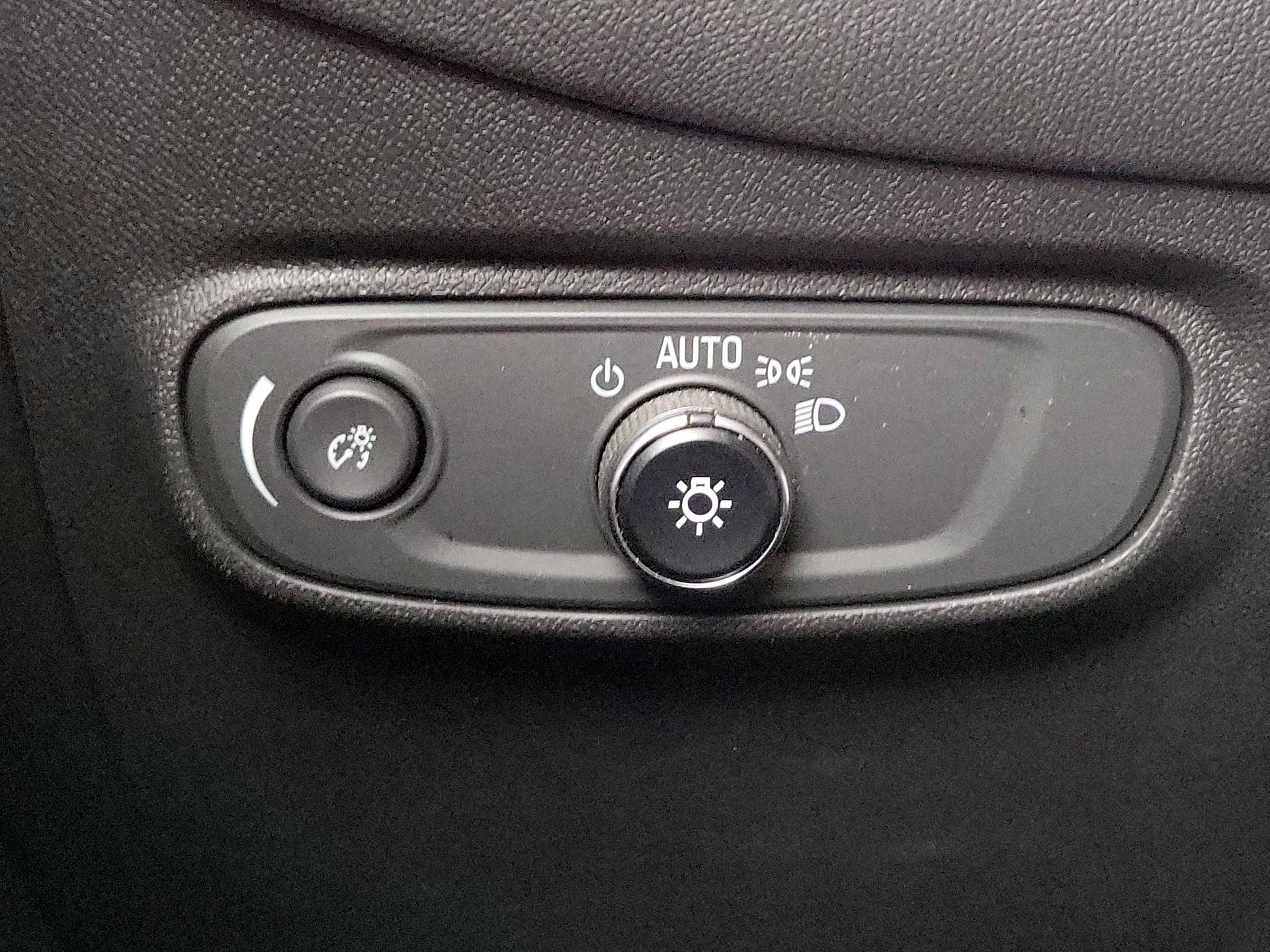 Thumbnail: 2022 Chevrolet Equinox - 13