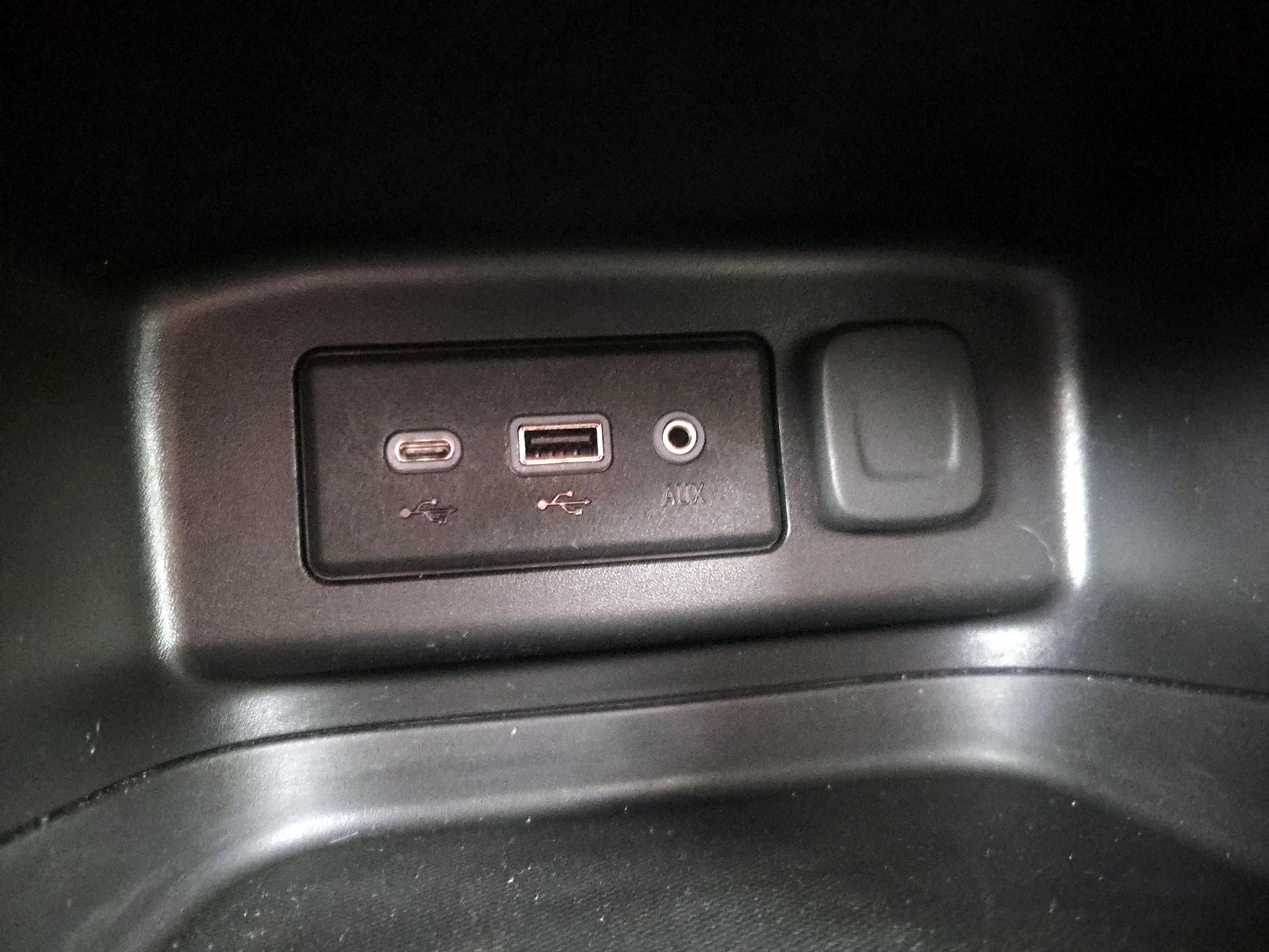 Thumbnail: 2022 Chevrolet Equinox - 18