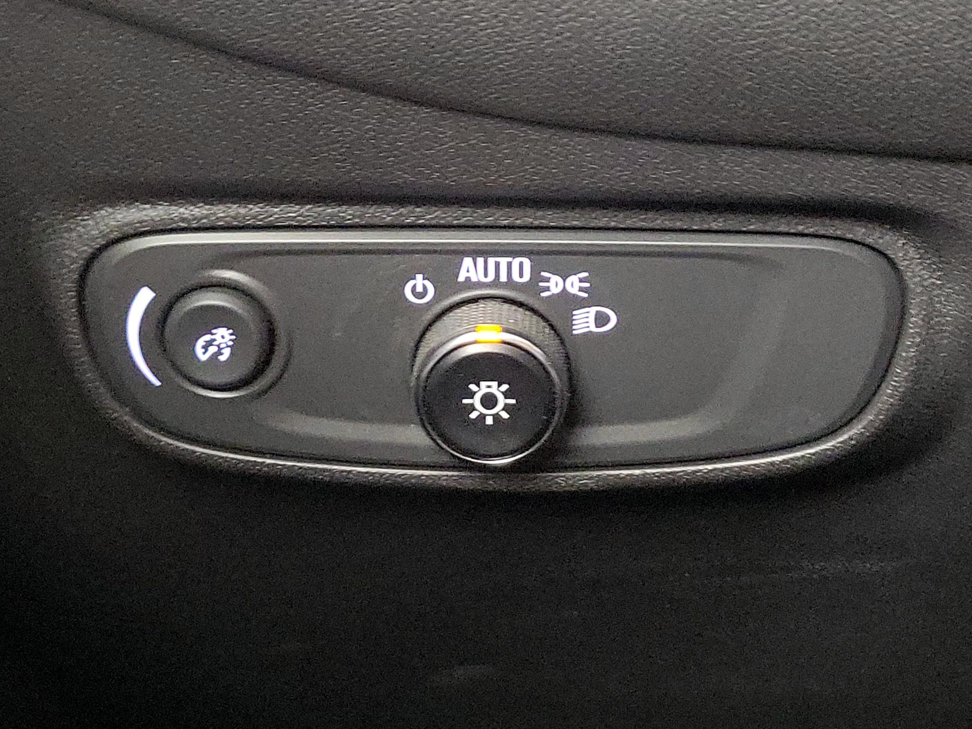 Thumbnail: 2022 Chevrolet Equinox - 13