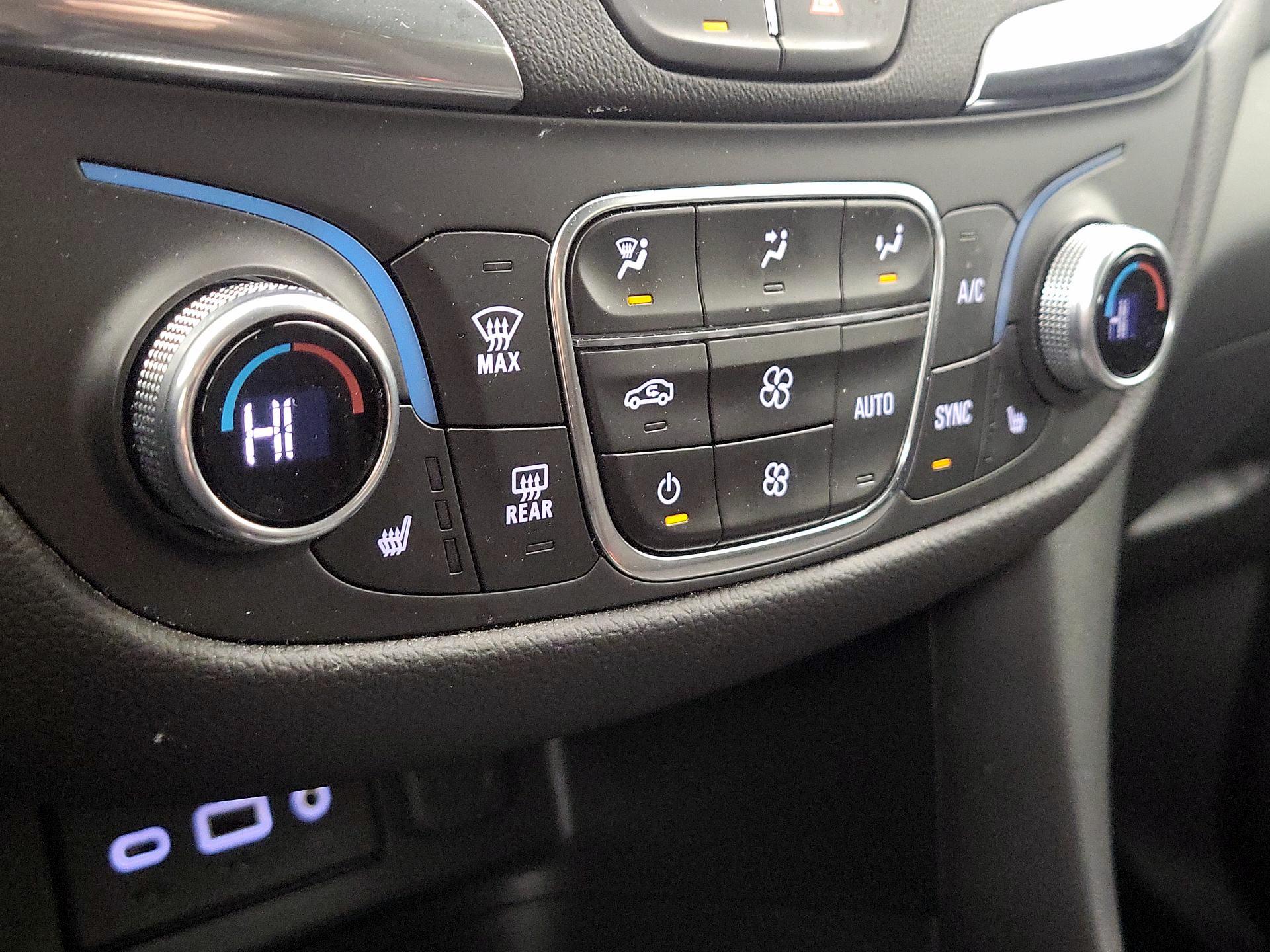 Thumbnail: 2022 Chevrolet Equinox - 16