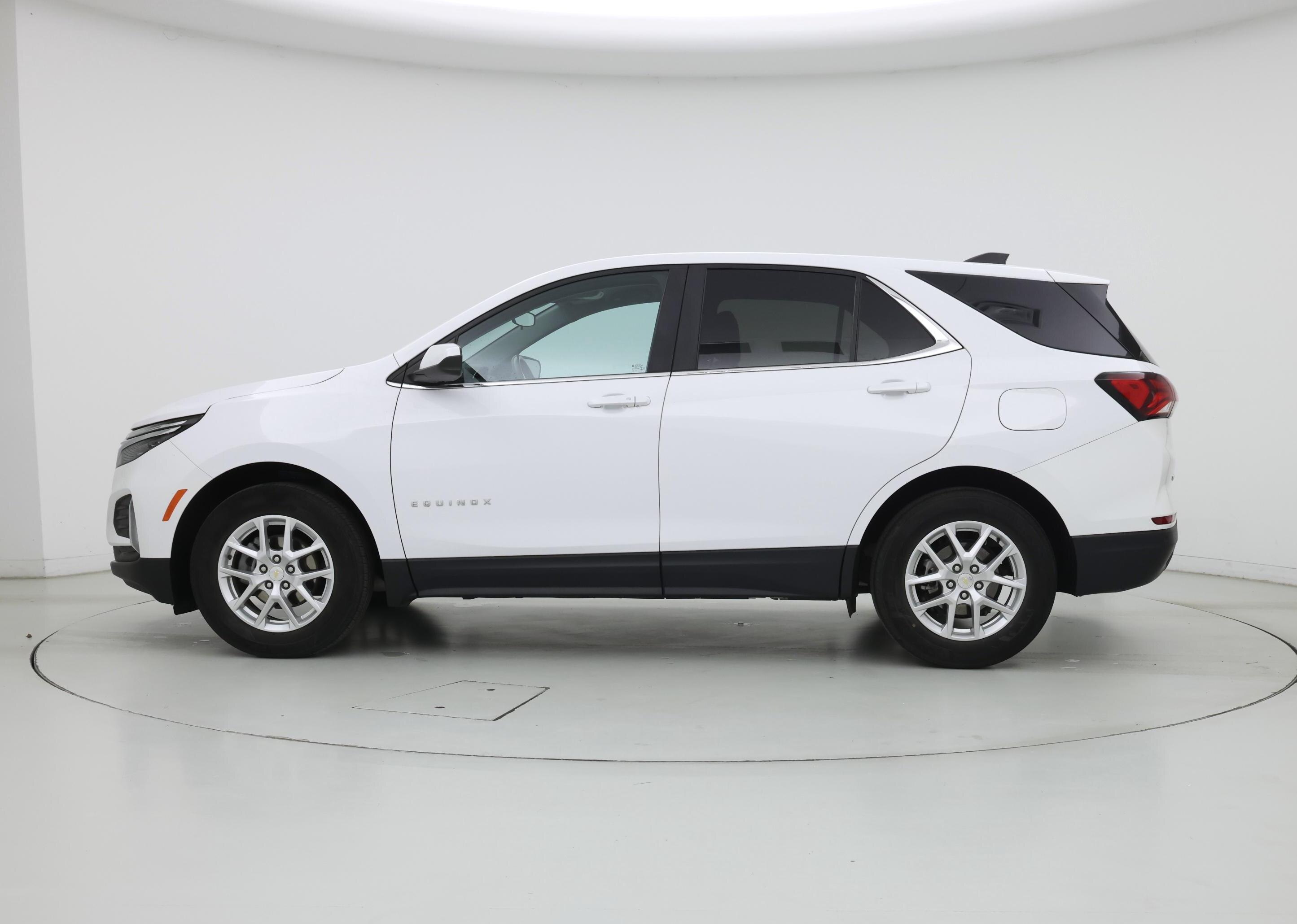 Thumbnail: 2022 Chevrolet Equinox - 3