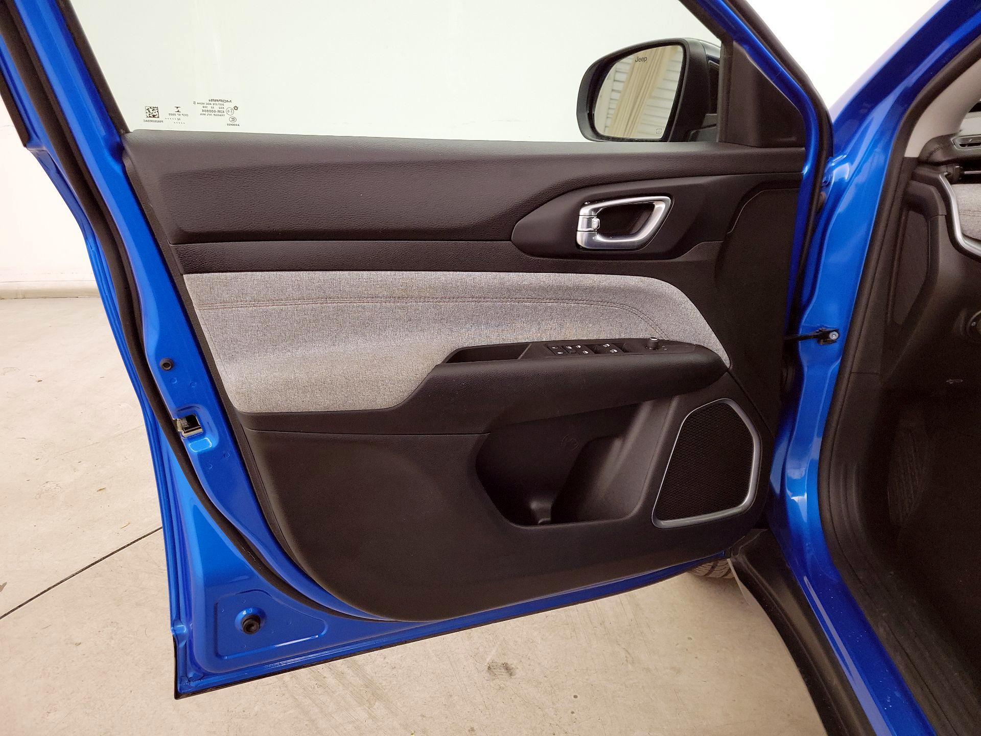 Thumbnail: 2022 Jeep Compass - 12