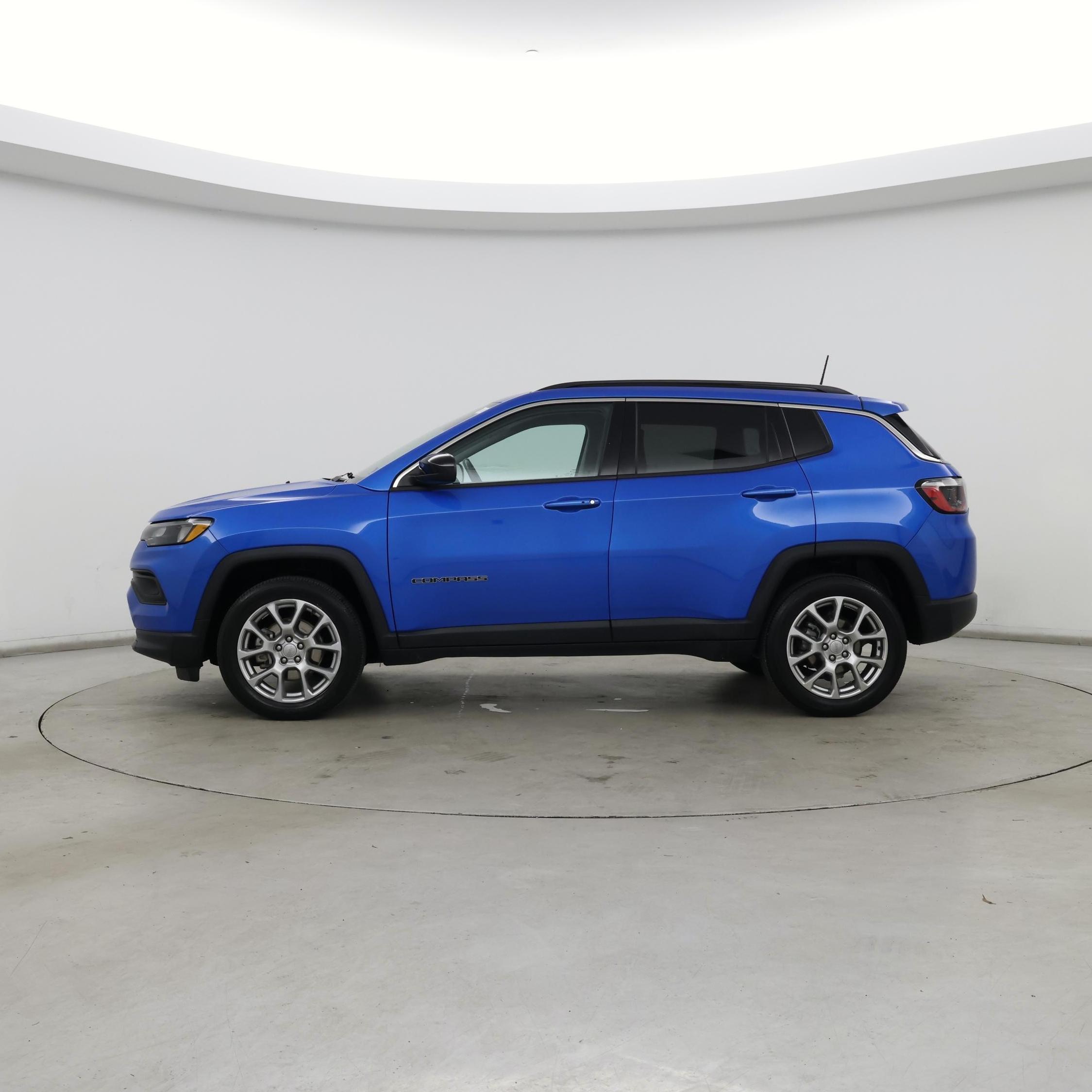 Thumbnail: 2022 Jeep Compass - 3