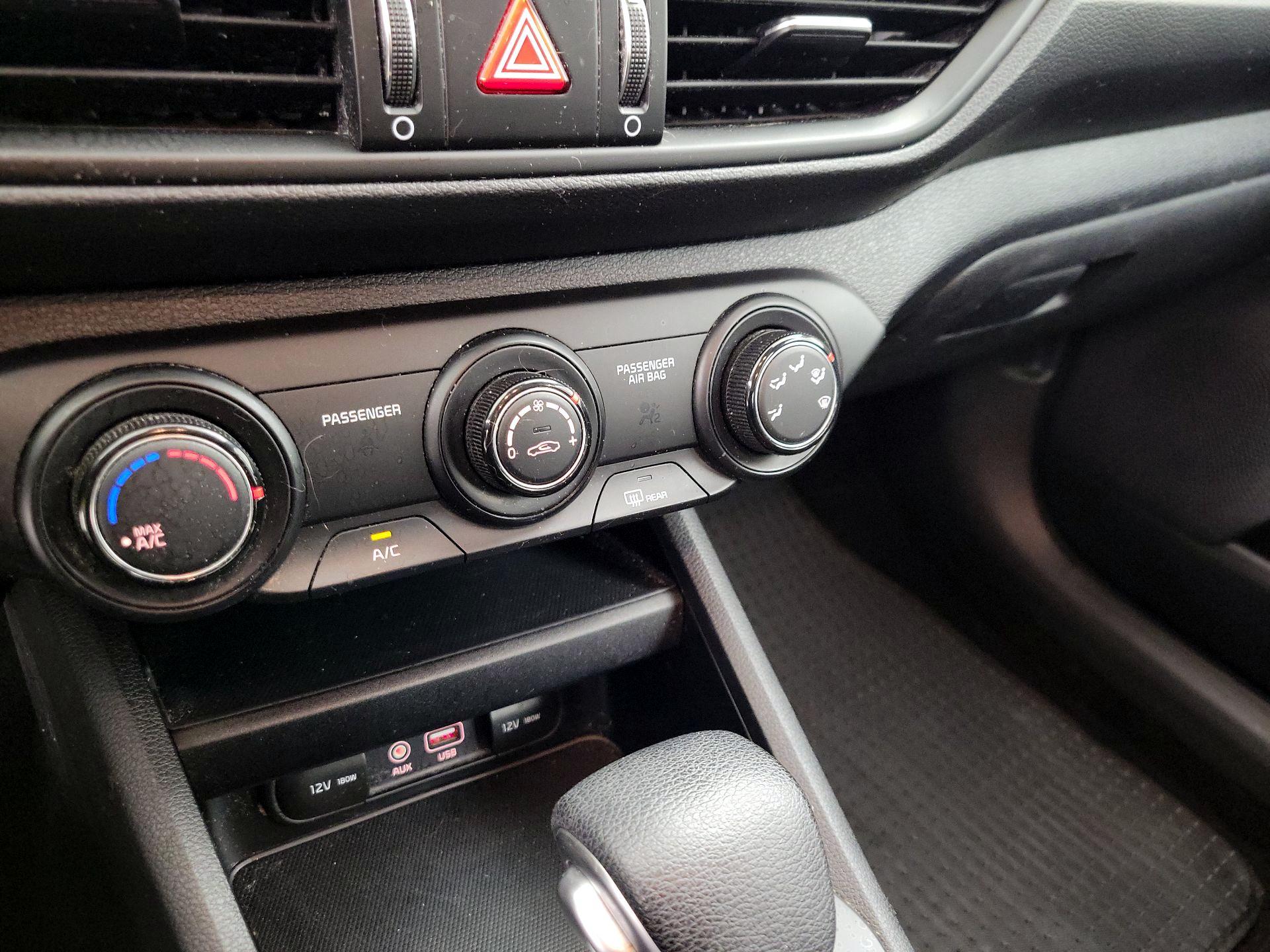 Thumbnail: 2020 Kia Forte - 16