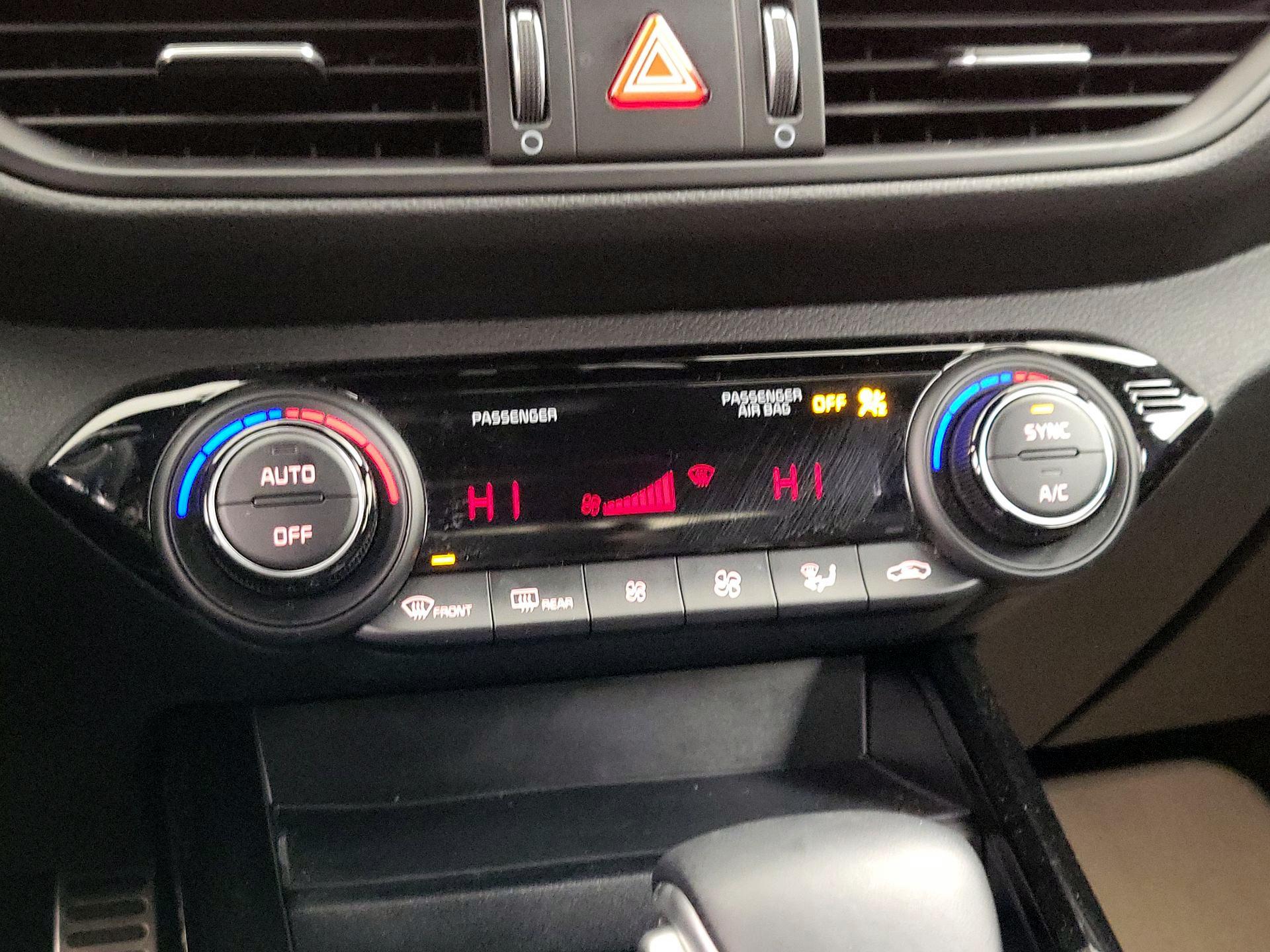 Thumbnail: 2024 Kia Forte - 17