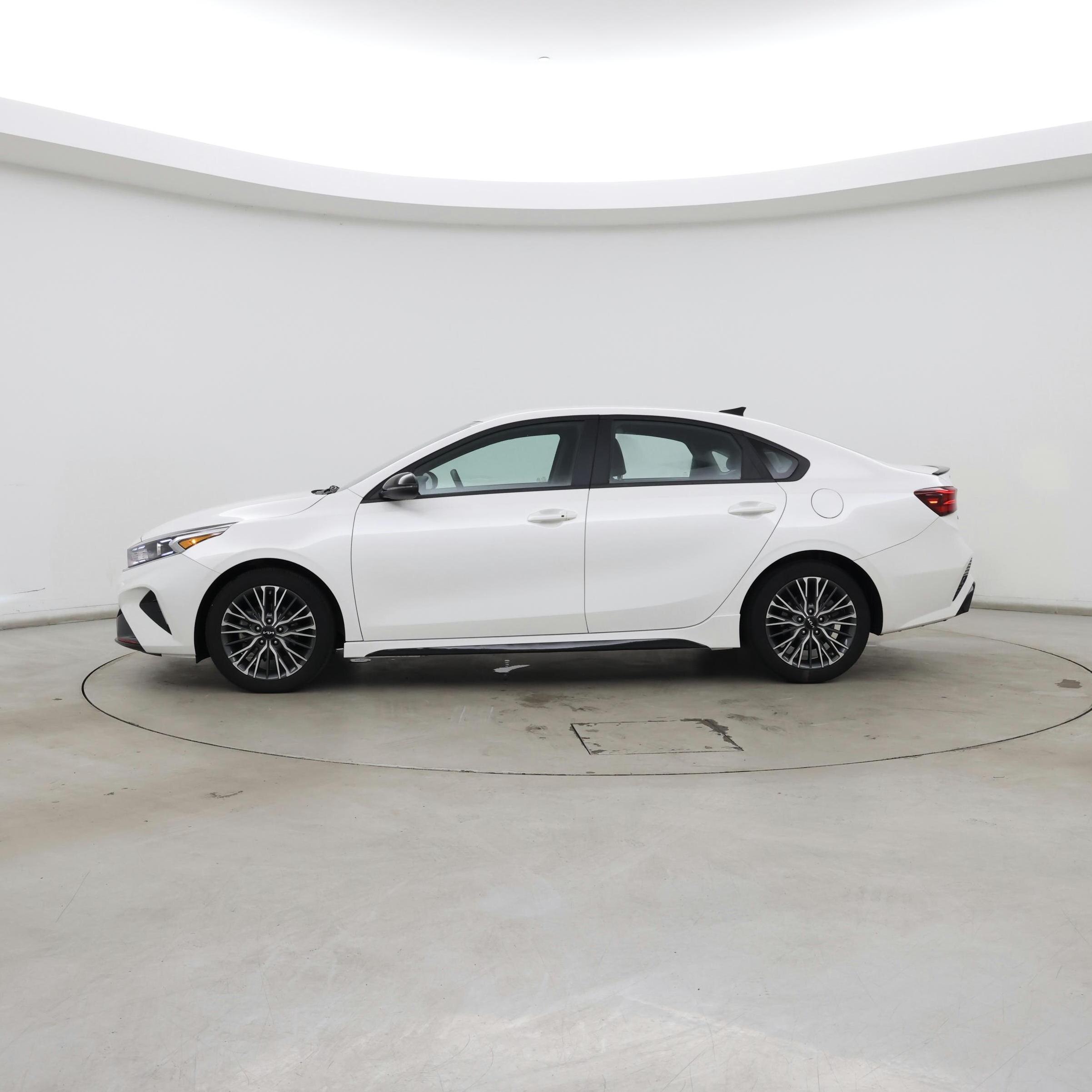 Thumbnail: 2024 Kia Forte - 3