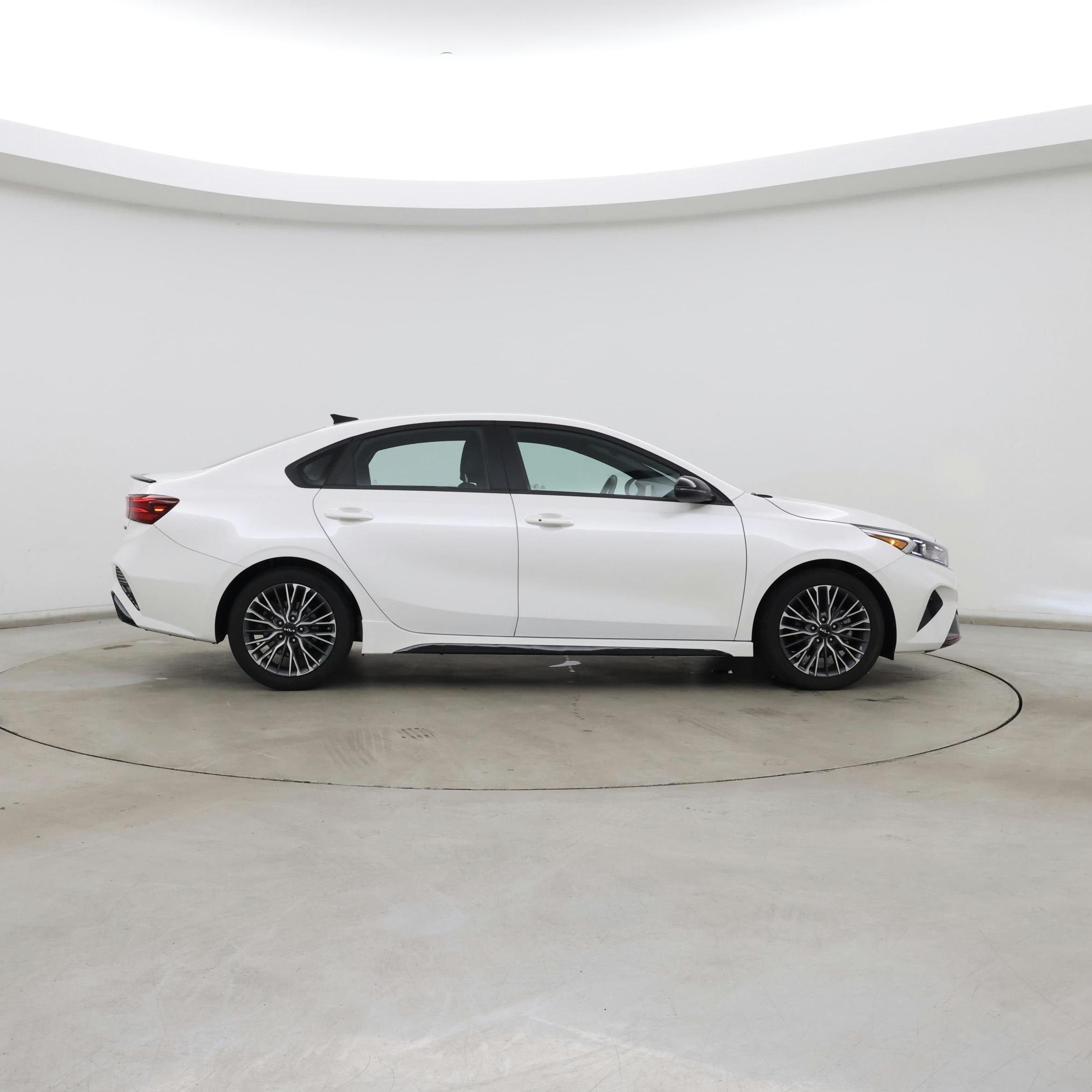 Thumbnail: 2024 Kia Forte - 7