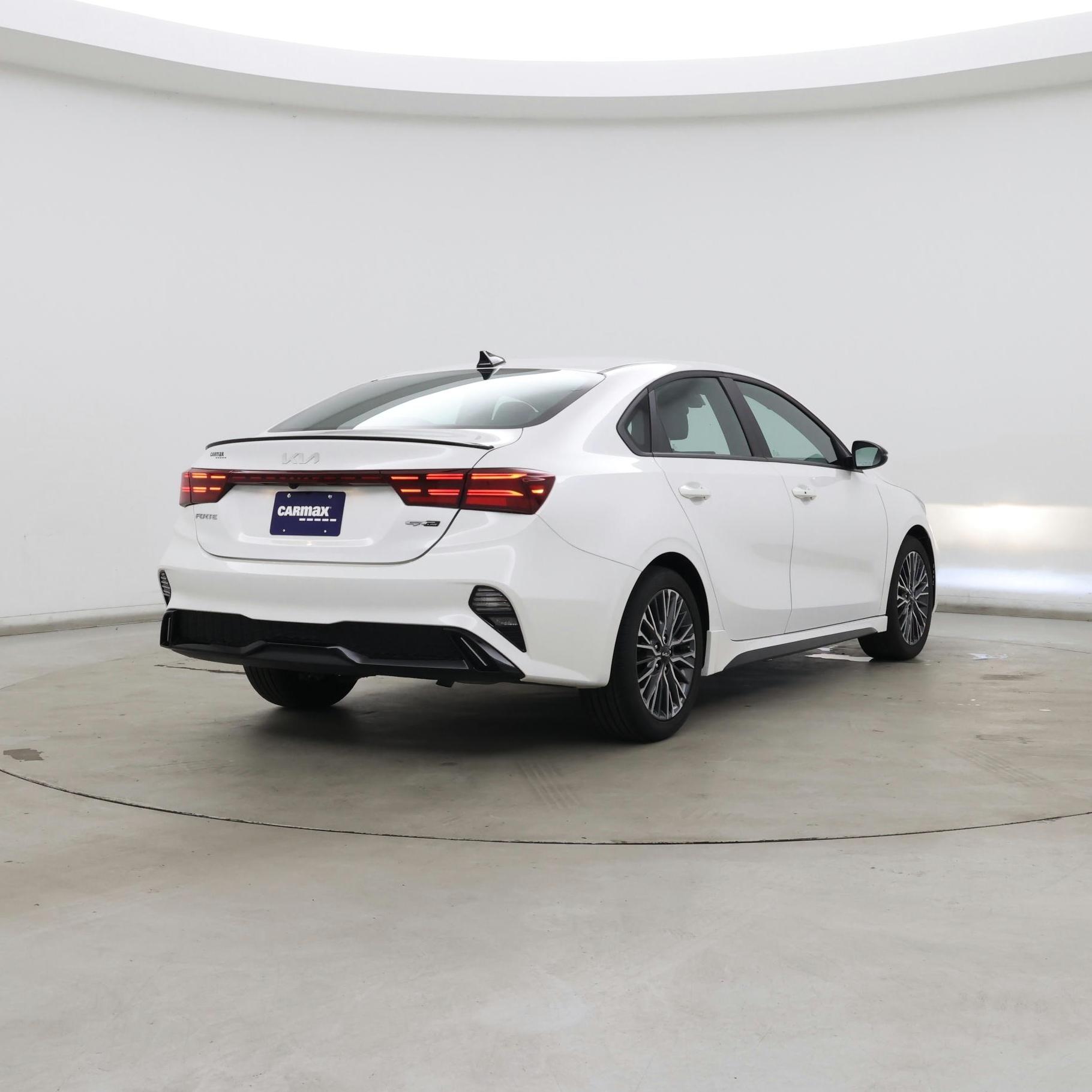 Thumbnail: 2024 Kia Forte - 8