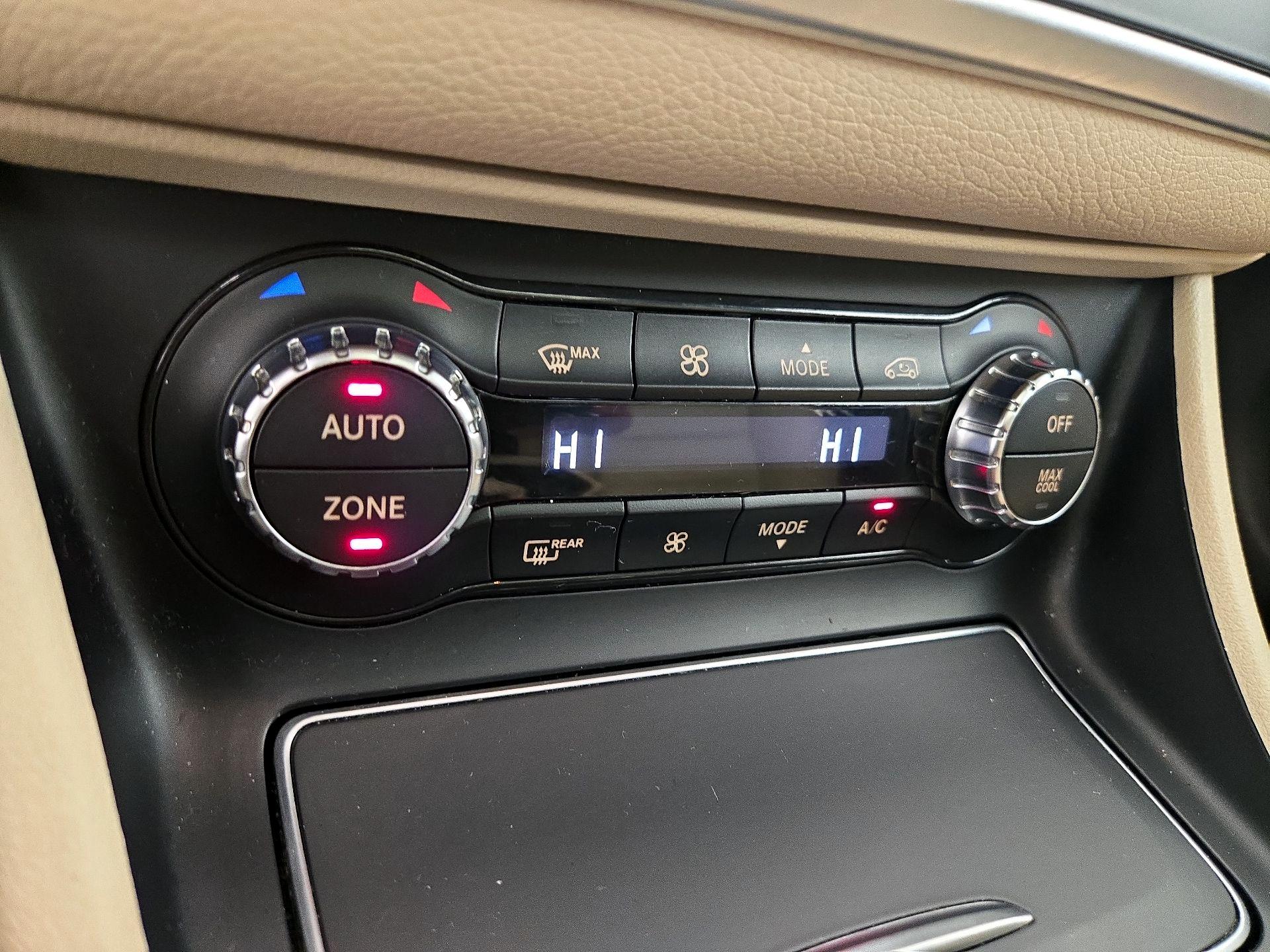 Thumbnail: 2020 Mercedes-Benz GLA - 16