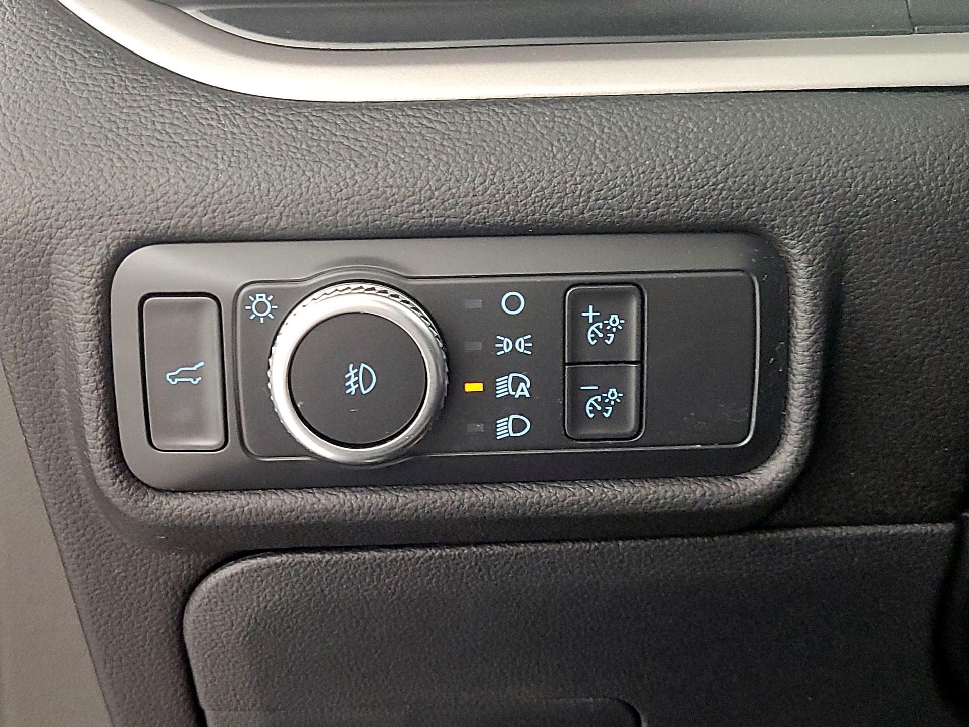 Thumbnail: 2022 Ford Explorer - 13