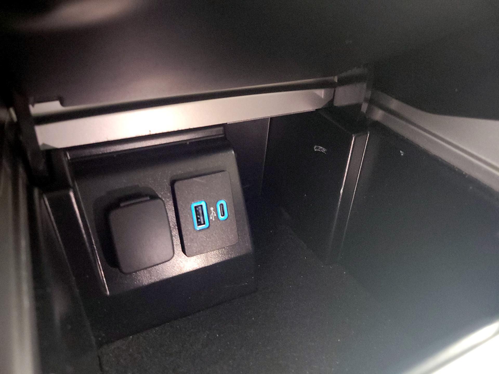 Thumbnail: 2022 Ford Explorer - 19