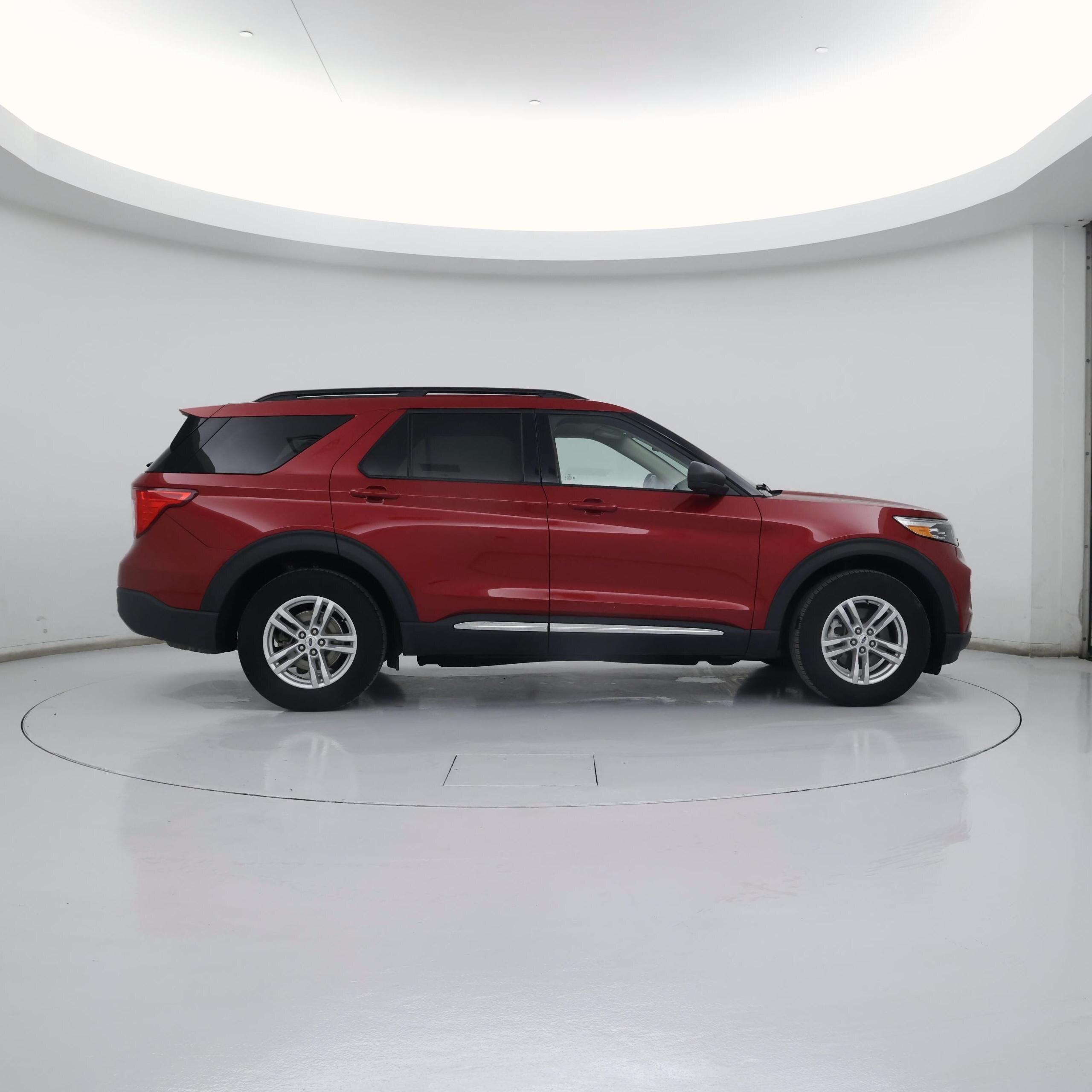 Thumbnail: 2022 Ford Explorer - 7