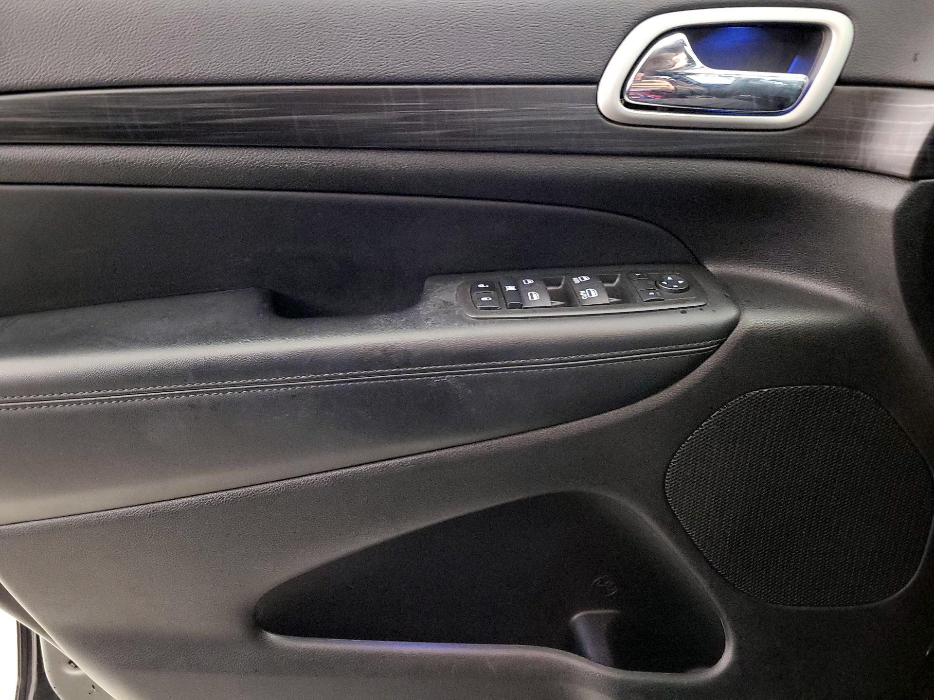 Thumbnail: 2022 Jeep Grand Cherokee - 12