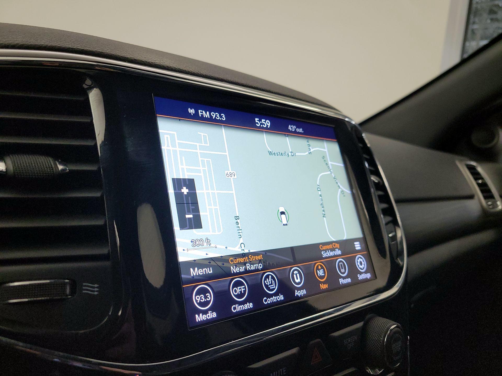 Thumbnail: 2022 Jeep Grand Cherokee - 14