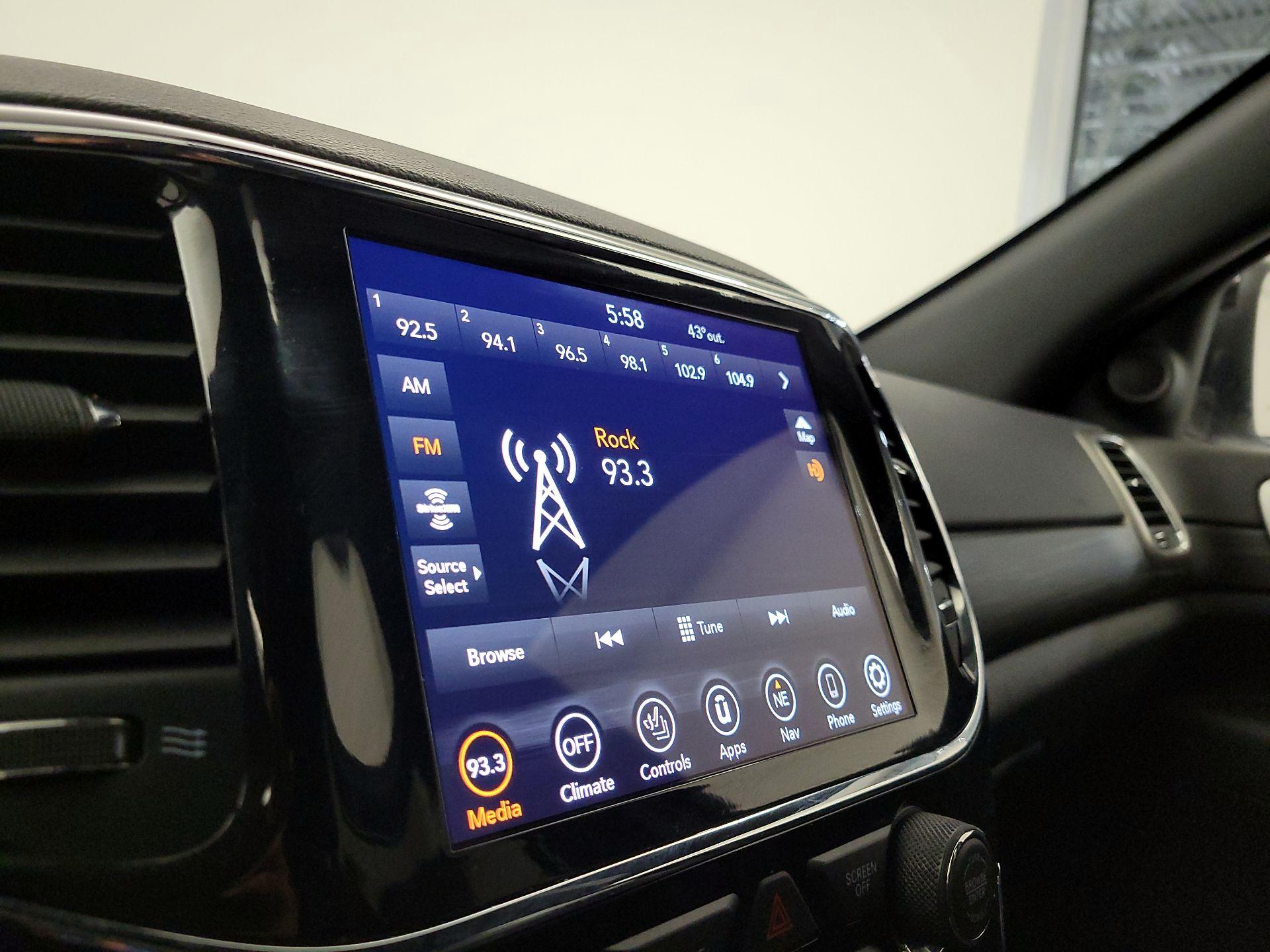 Thumbnail: 2022 Jeep Grand Cherokee - 16