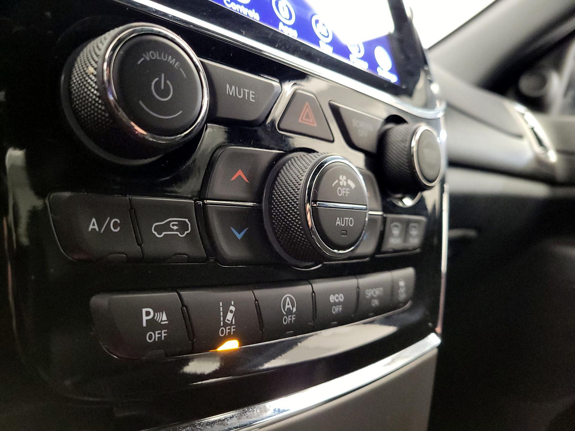 Thumbnail: 2022 Jeep Grand Cherokee - 17