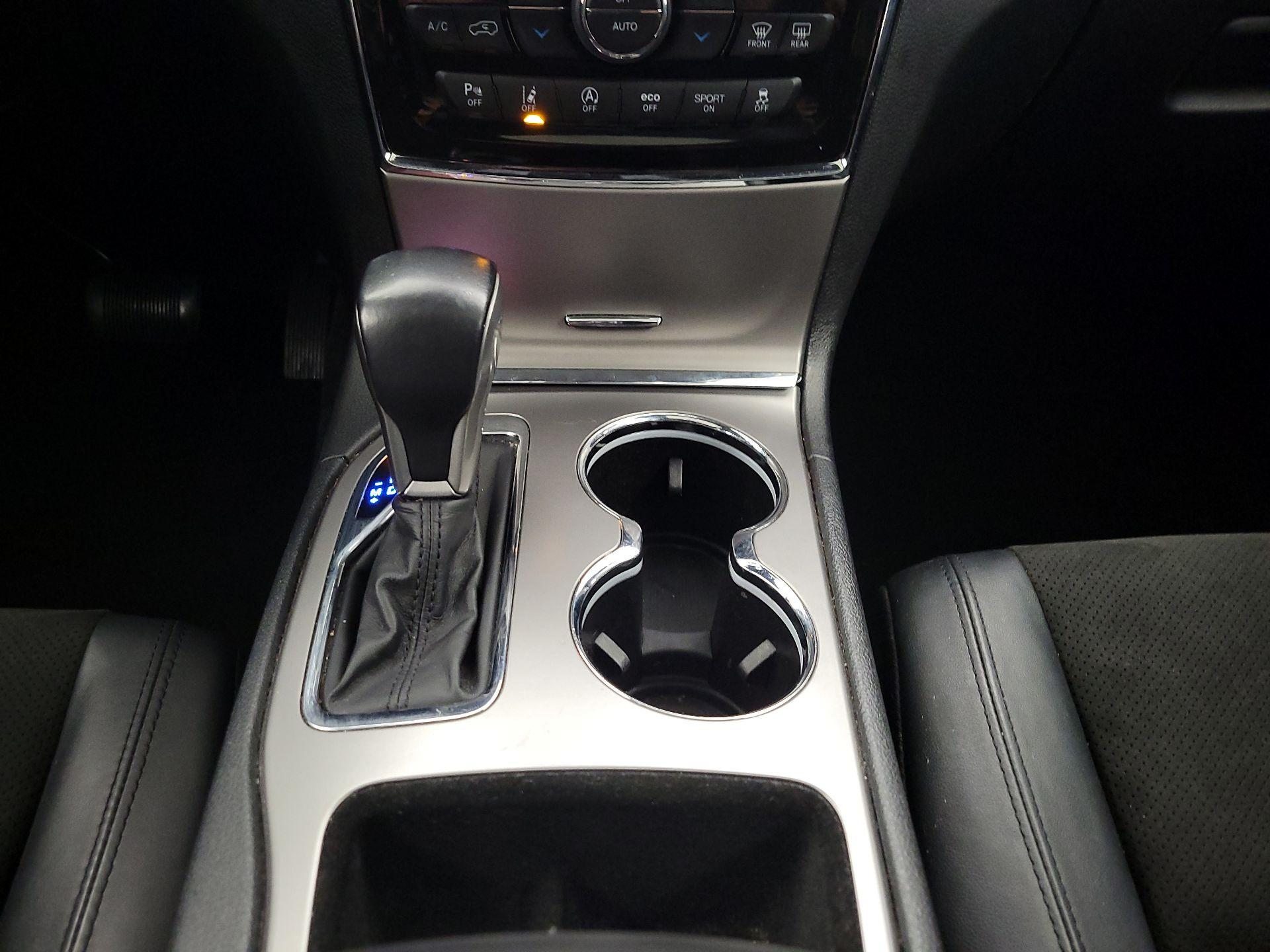 Thumbnail: 2022 Jeep Grand Cherokee - 18