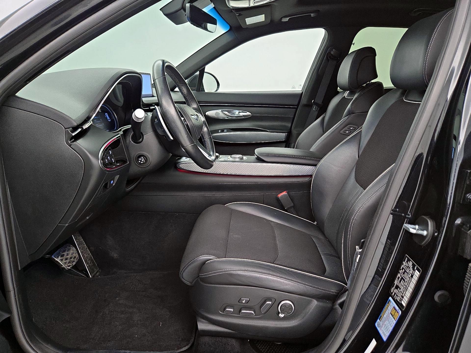 Thumbnail: 2022 Genesis GV70 - 11