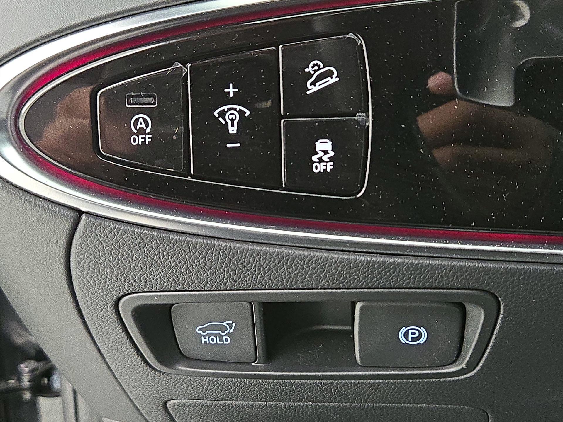 Thumbnail: 2022 Genesis GV70 - 13