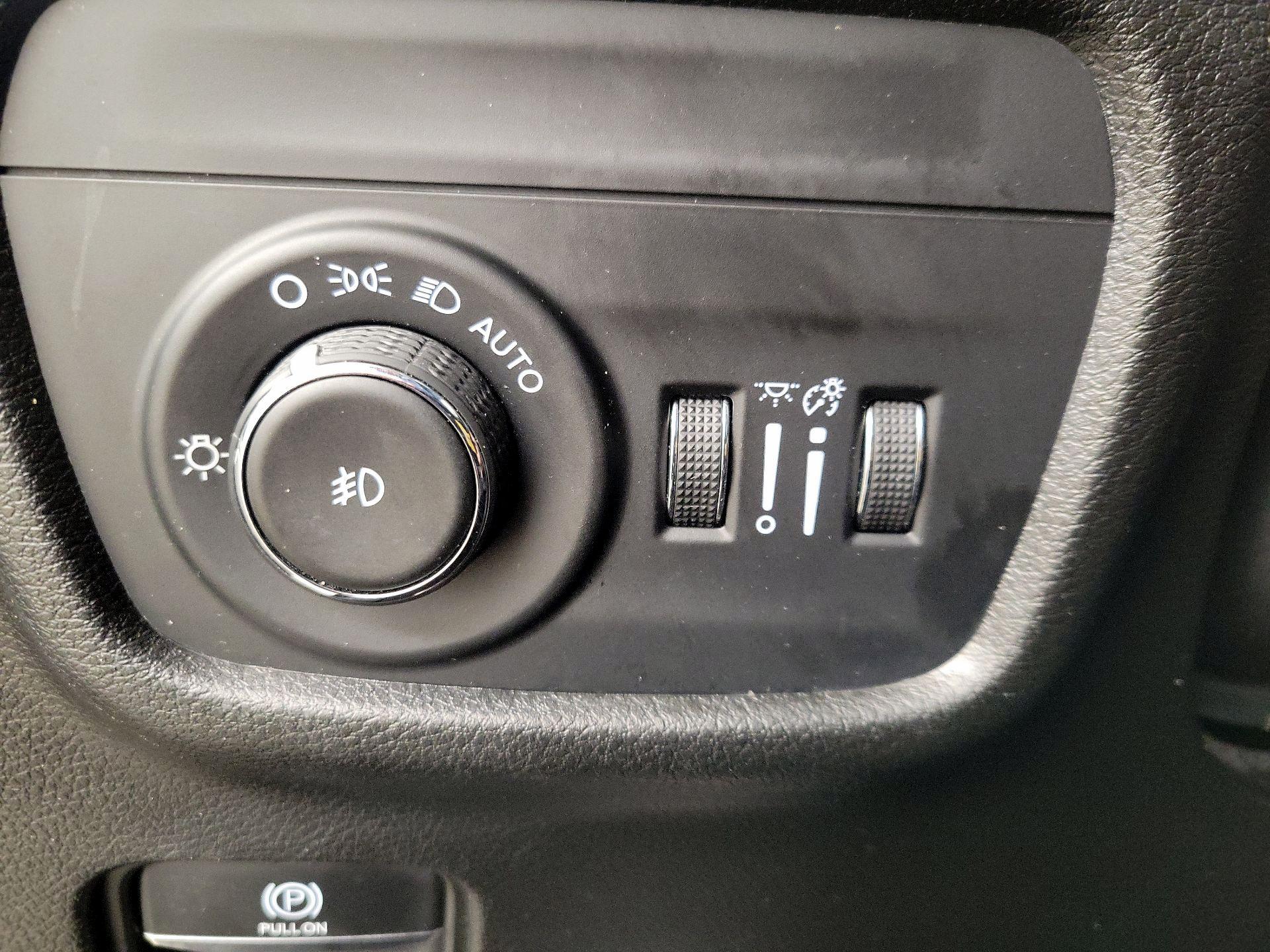 Thumbnail: 2022 Jeep Grand Cherokee - 13