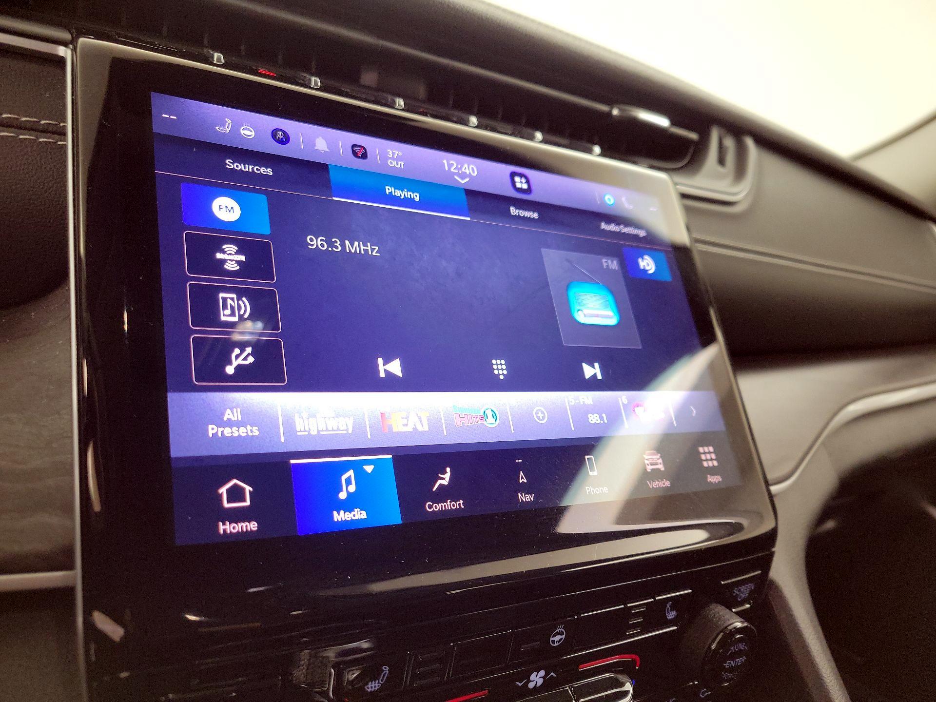 Thumbnail: 2022 Jeep Grand Cherokee - 16