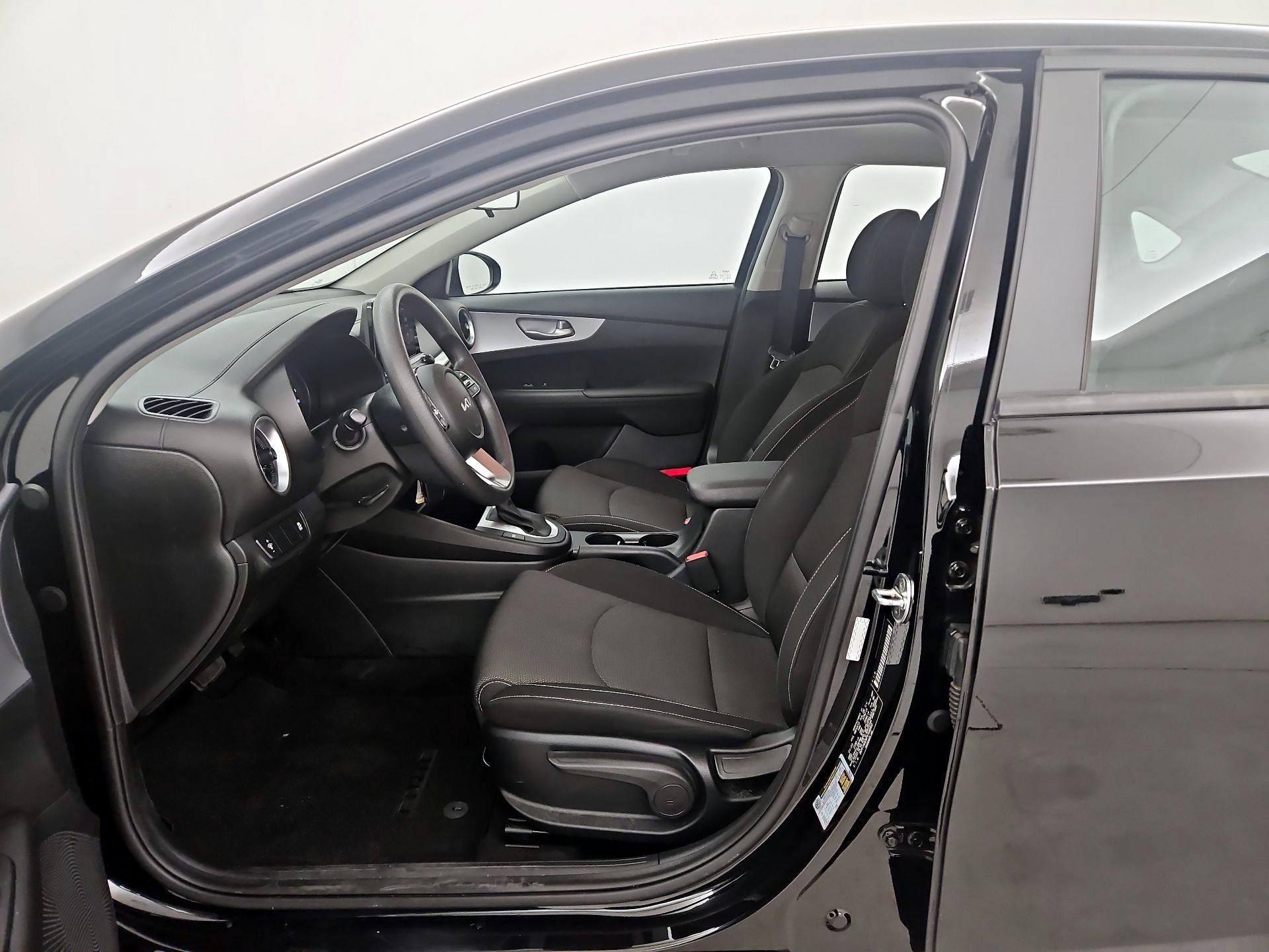 Thumbnail: 2023 Kia Forte - 11