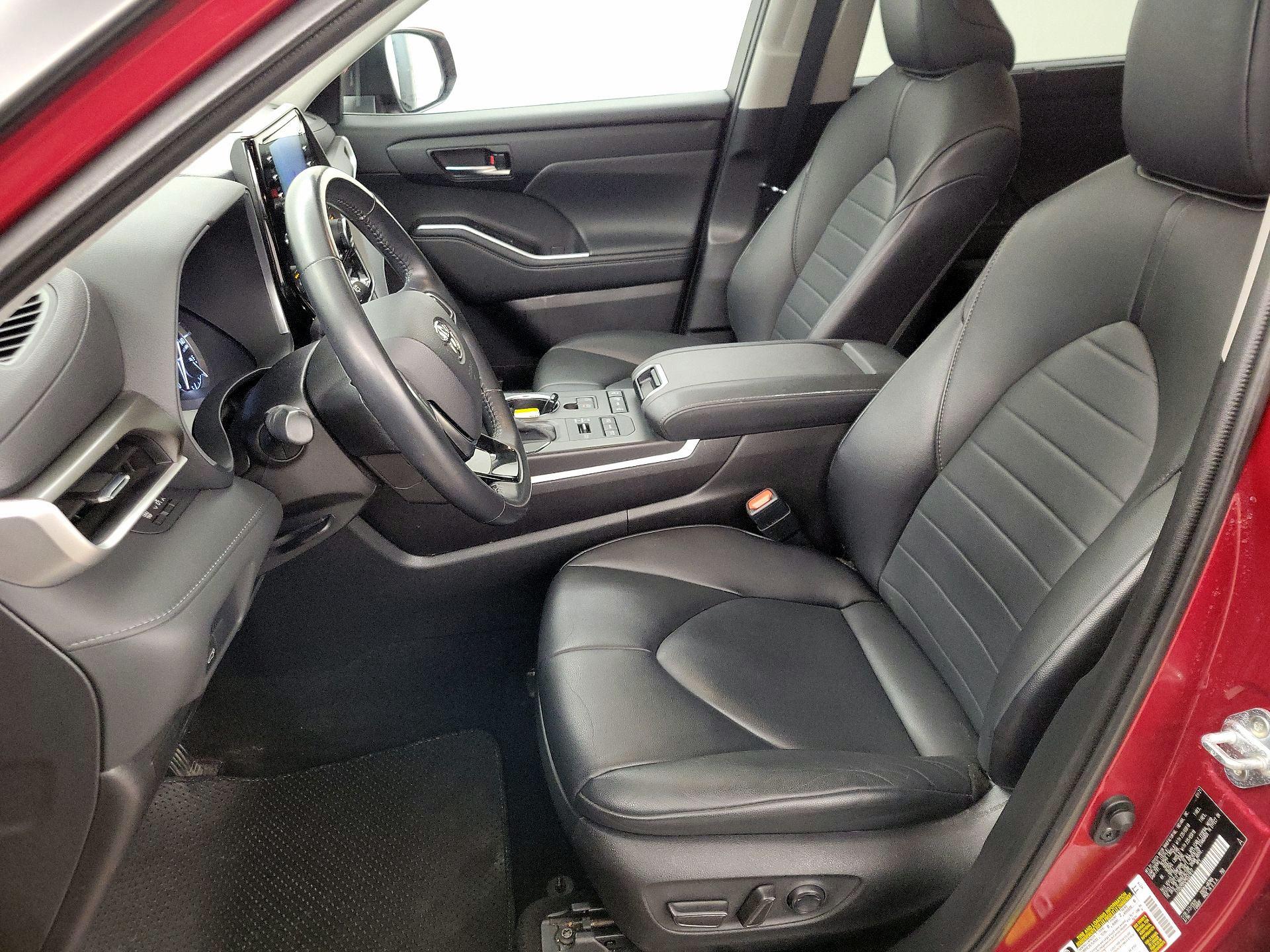 Thumbnail: 2021 Toyota Highlander - 11