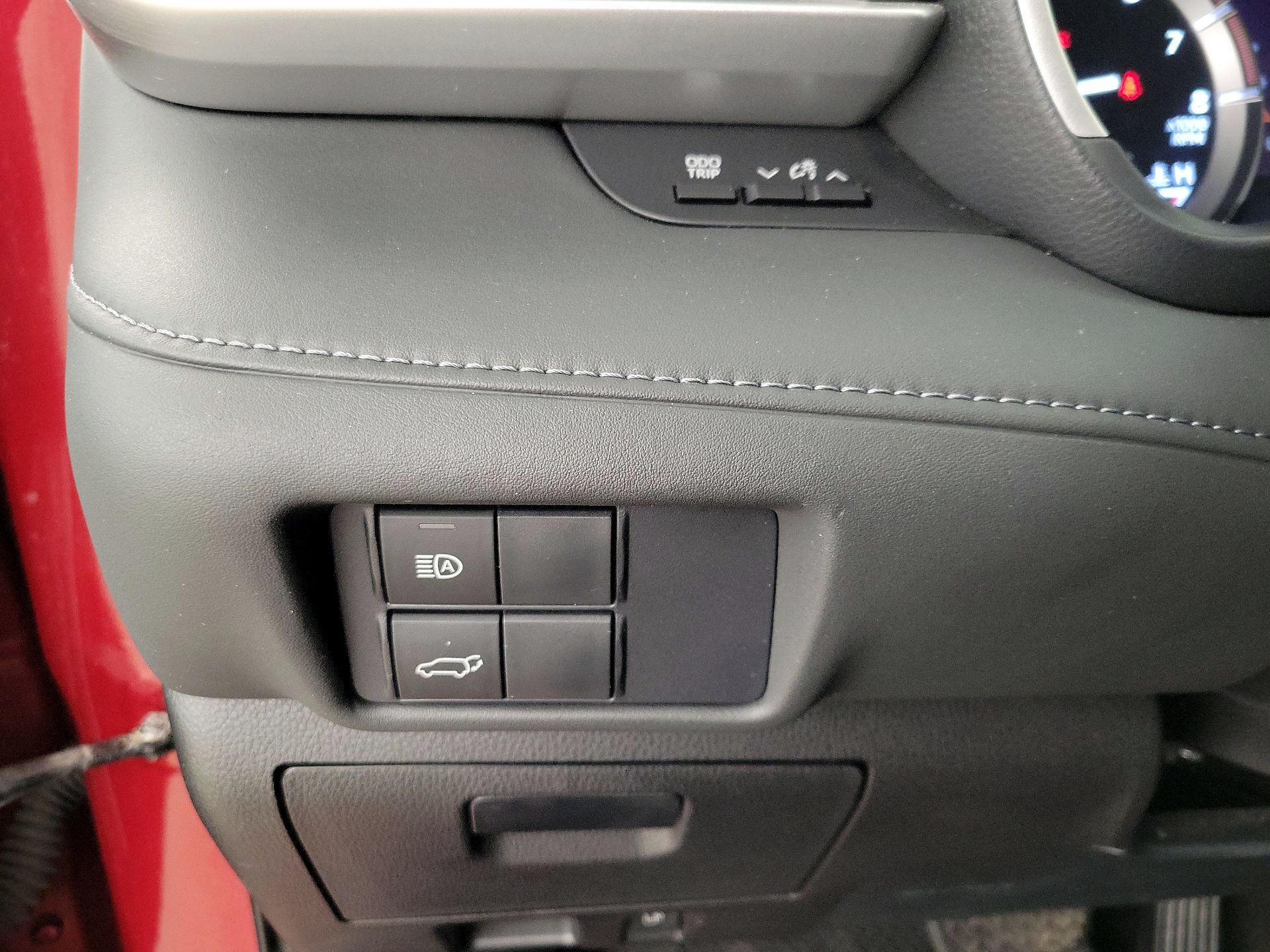 Thumbnail: 2021 Toyota Highlander - 13